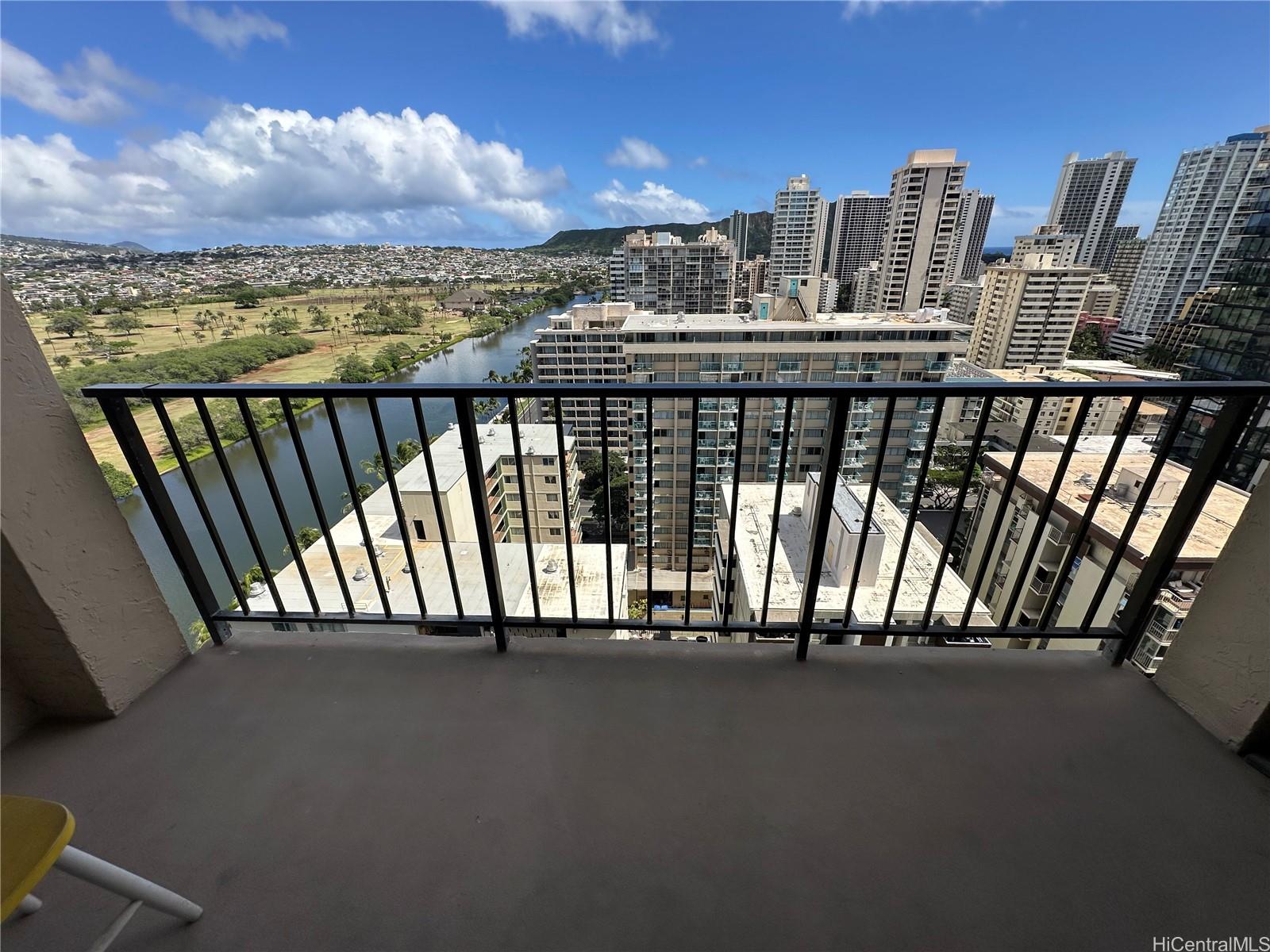 Fairway Villa condo # 2209, Honolulu, Hawaii - photo 5 of 25
