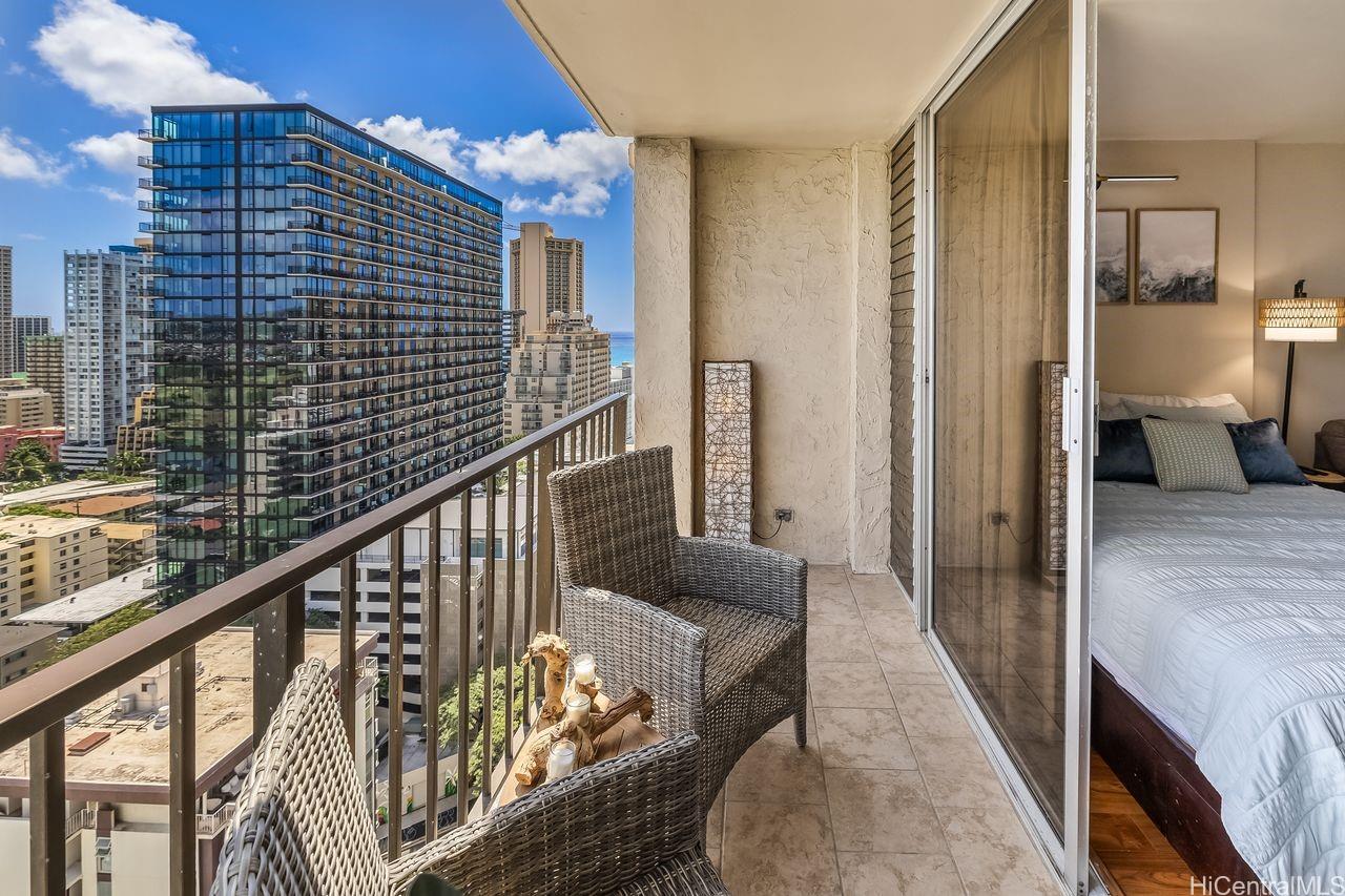 2345 Ala Wai Blvd Honolulu - Rental - photo 4 of 25