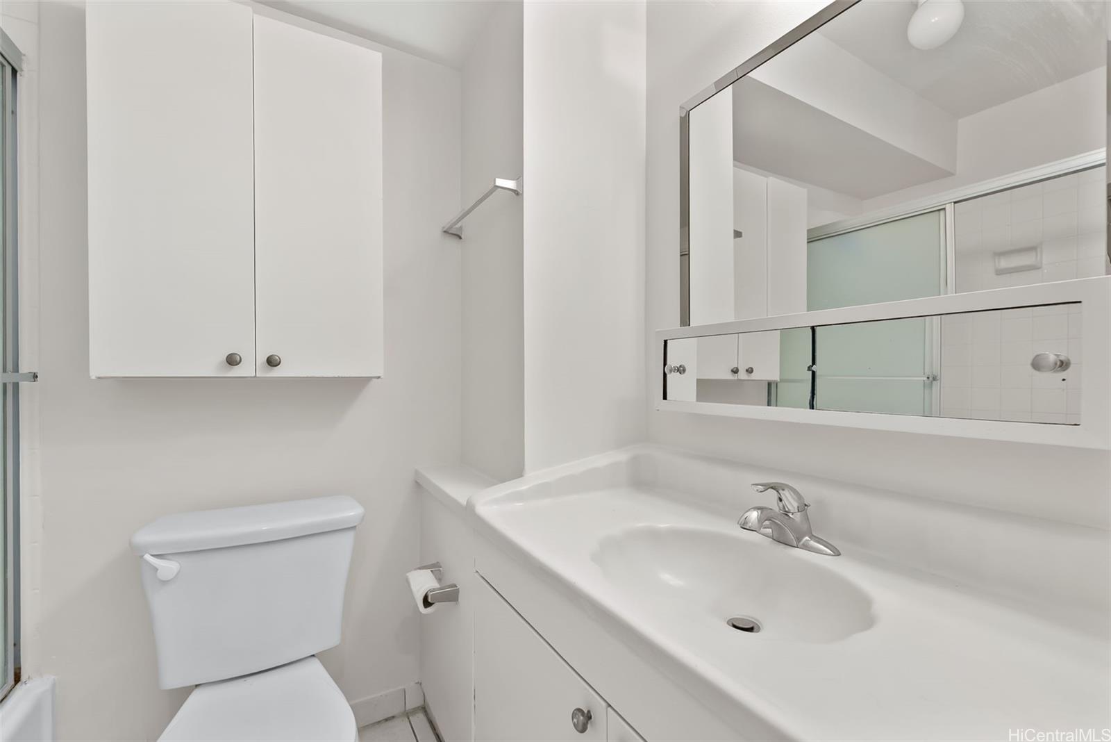 Fairway Villa condo # 2409, Honolulu, Hawaii - photo 12 of 25