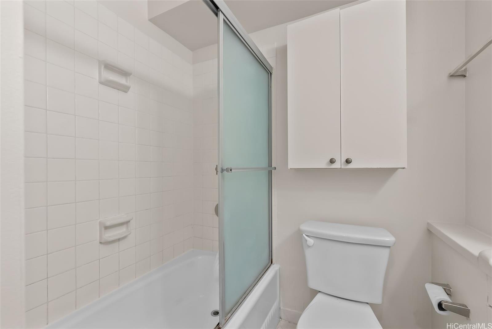 Fairway Villa condo # 2409, Honolulu, Hawaii - photo 13 of 25