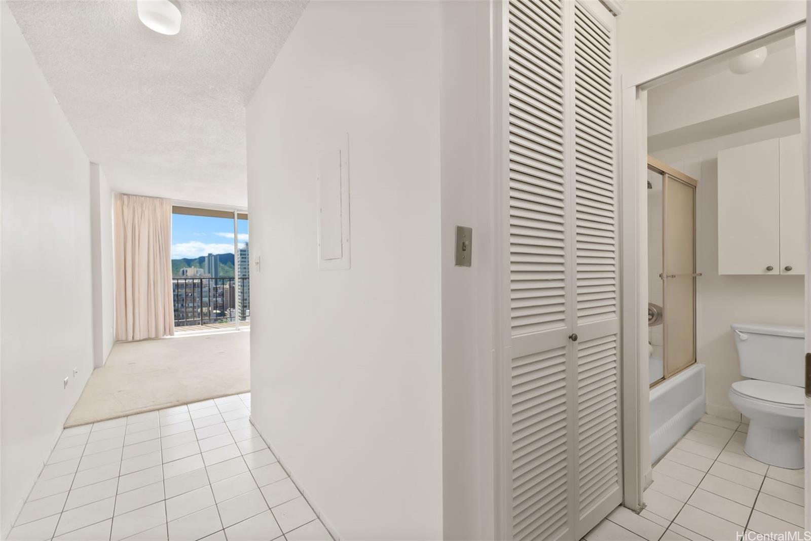 Fairway Villa condo # 2409, Honolulu, Hawaii - photo 14 of 25