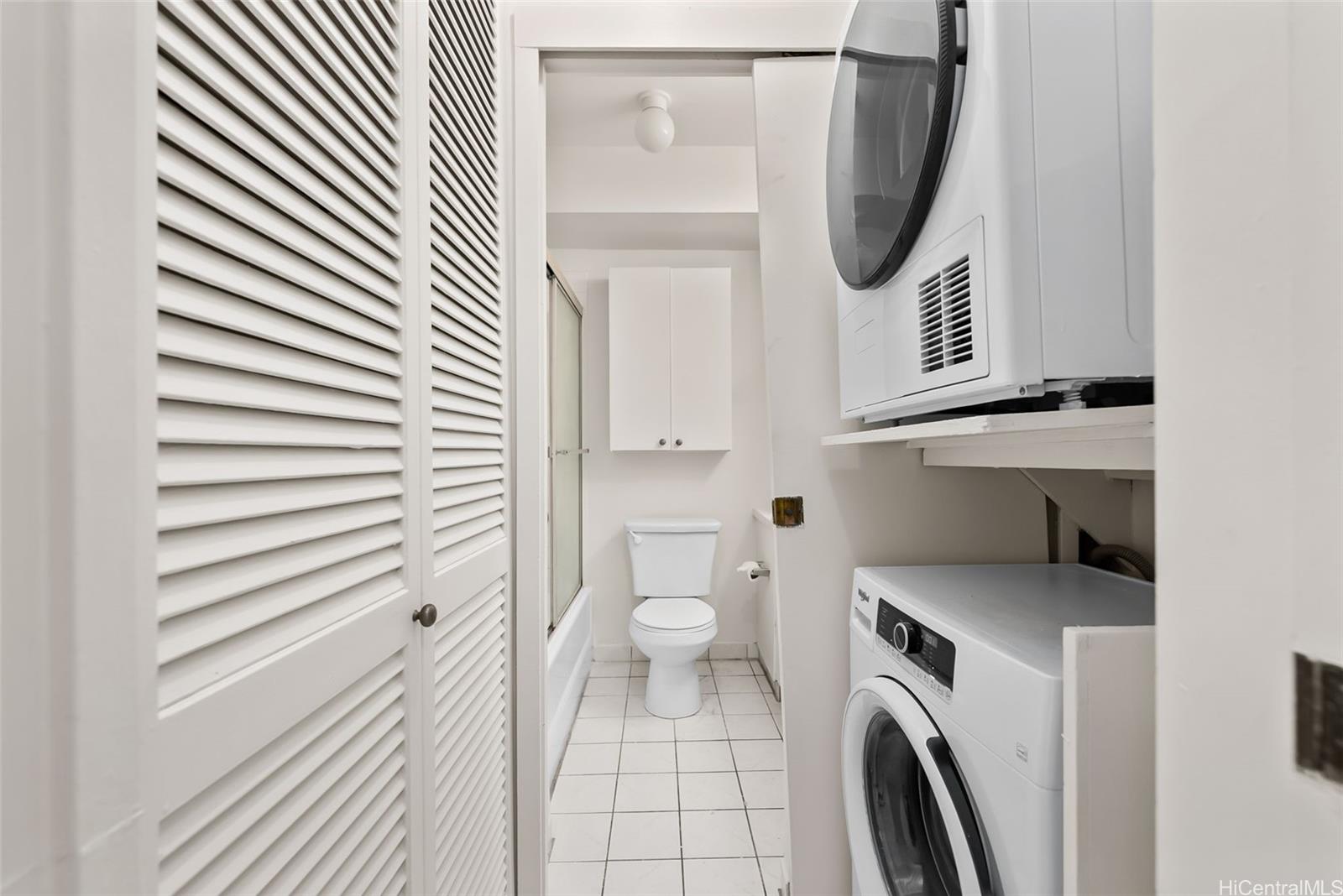 Fairway Villa condo # 2409, Honolulu, Hawaii - photo 15 of 25