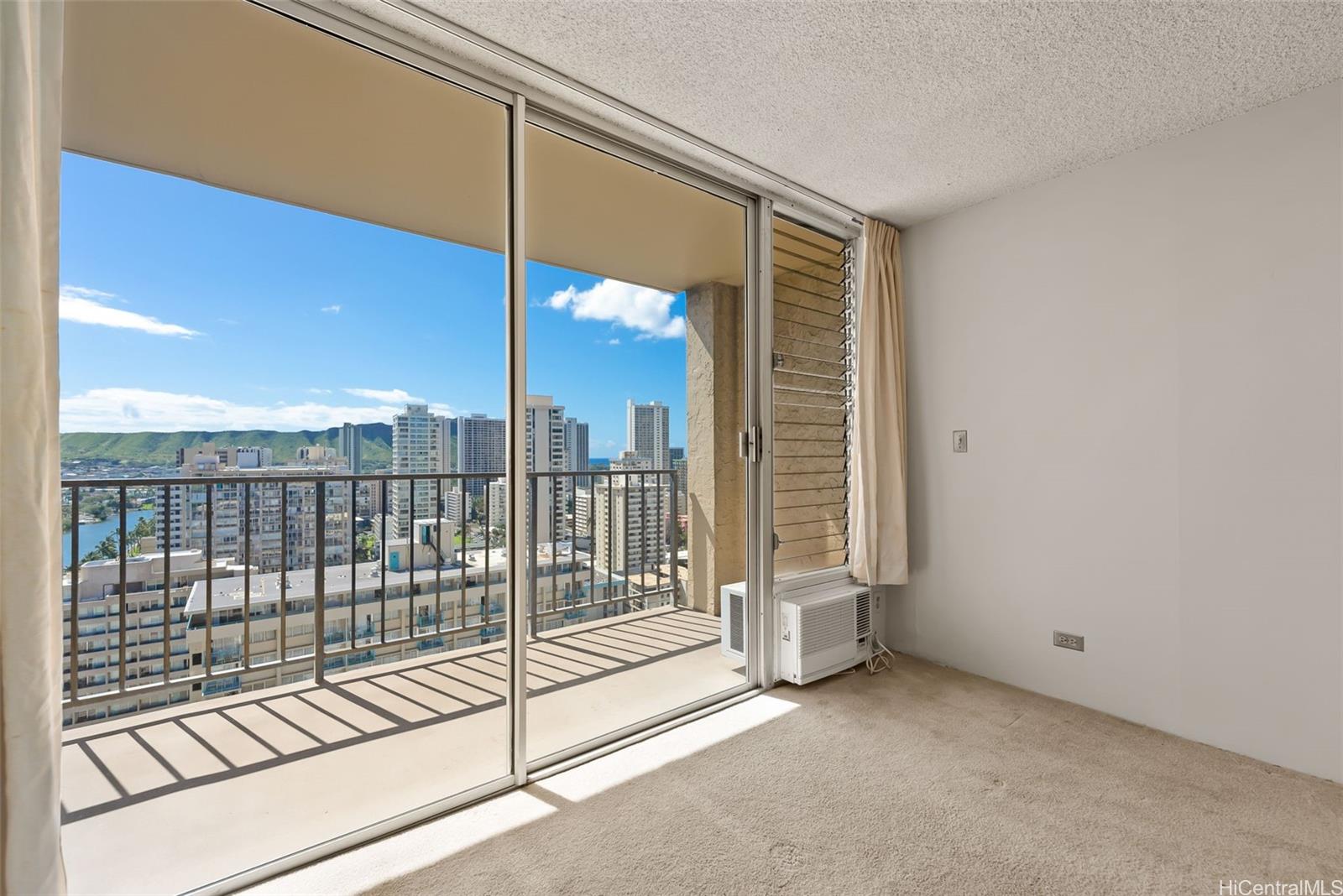 Fairway Villa condo # 2409, Honolulu, Hawaii - photo 8 of 25