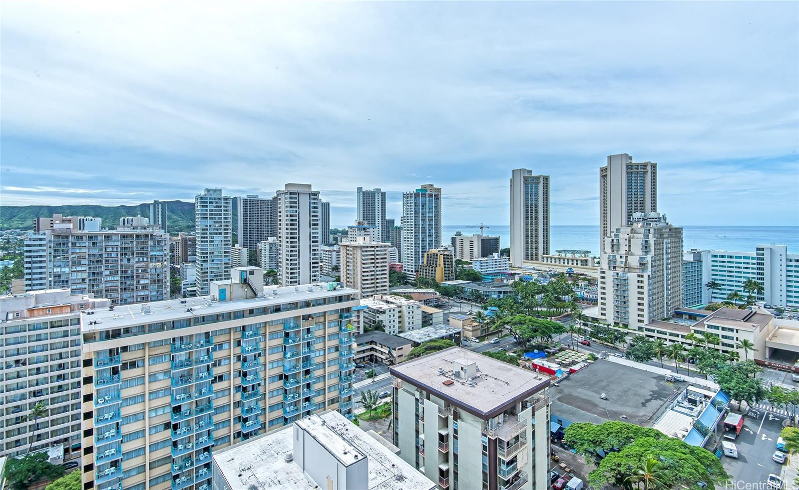 Fairway Villa condo # 2411, Honolulu, Hawaii - photo 10 of 17