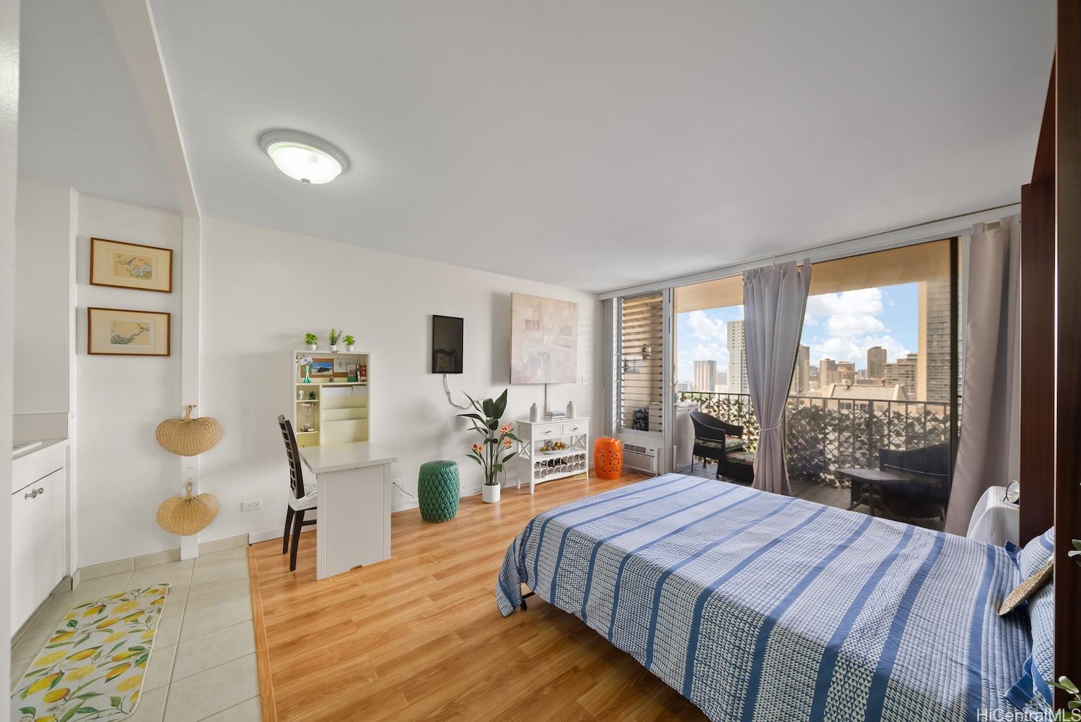 Fairway Villa condo # 2710, Honolulu, Hawaii - photo 2 of 24