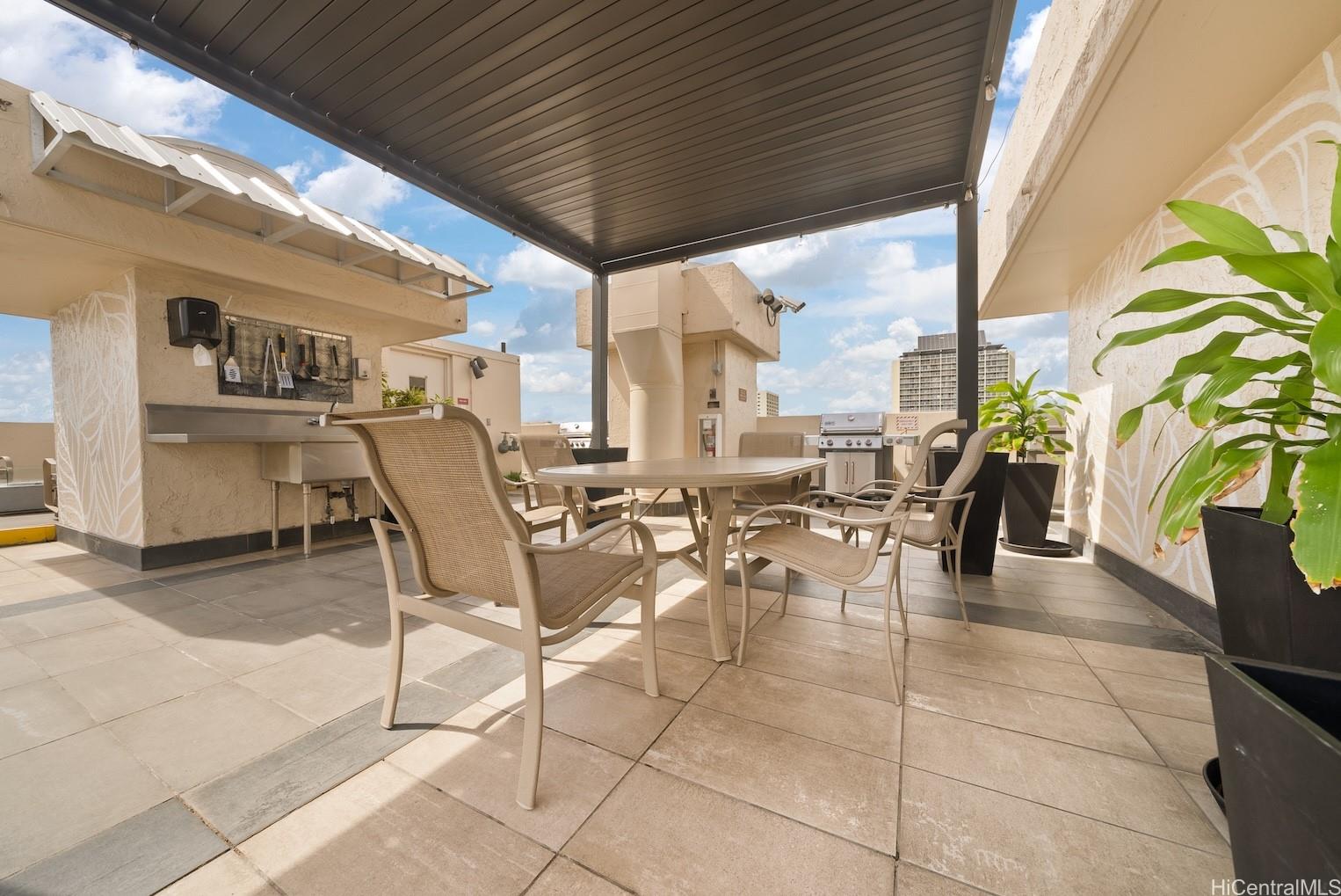 Fairway Villa condo # 2710, Honolulu, Hawaii - photo 22 of 24