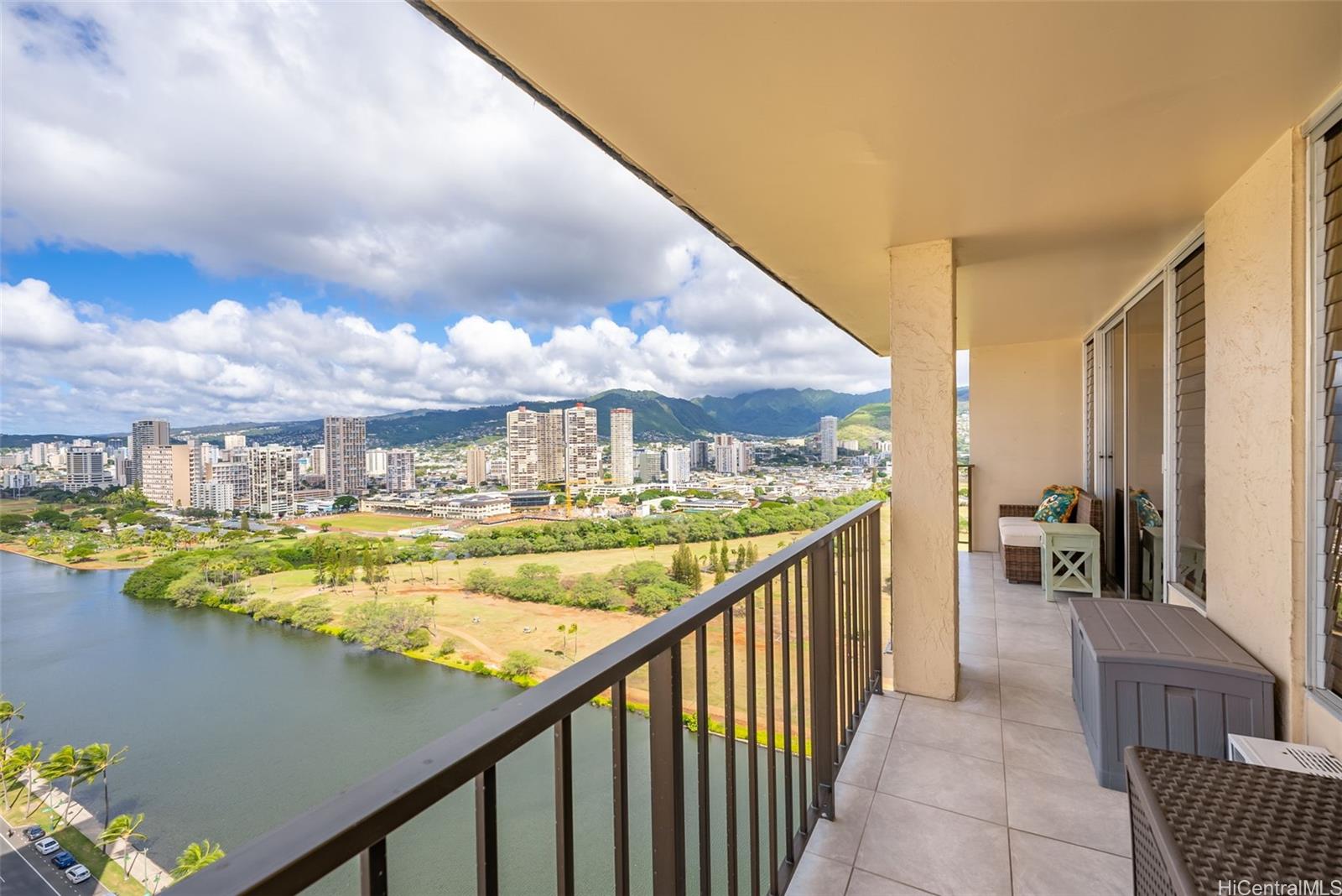 Fairway Villa condo # 2718, Honolulu, Hawaii - photo 11 of 21