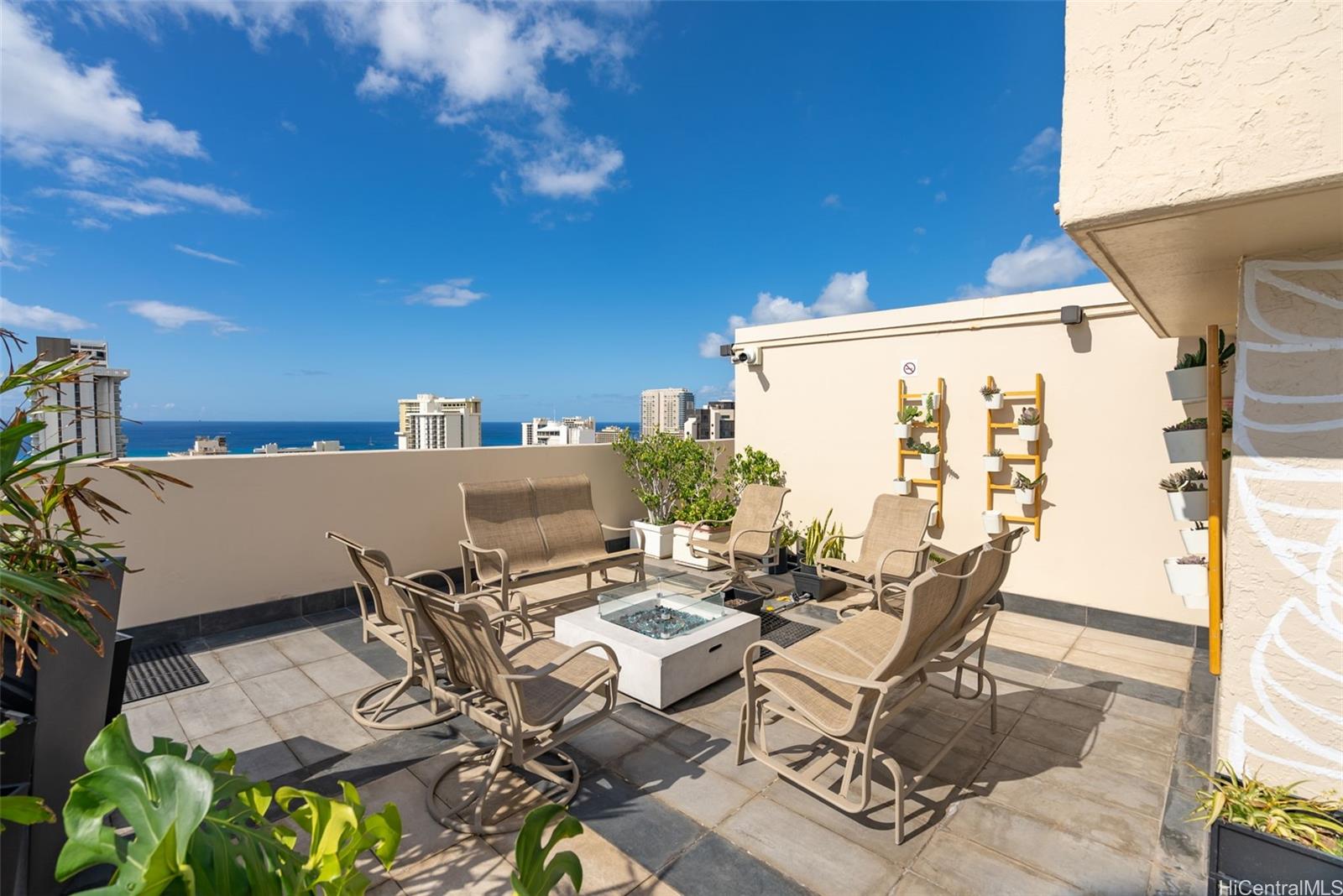 Fairway Villa condo # 2718, Honolulu, Hawaii - photo 15 of 21