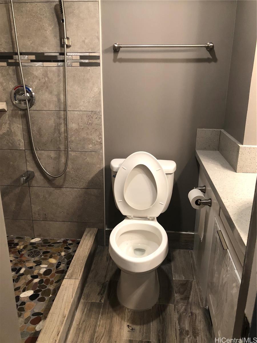 Fairway Villa condo # 705, Honolulu, Hawaii - photo 6 of 10