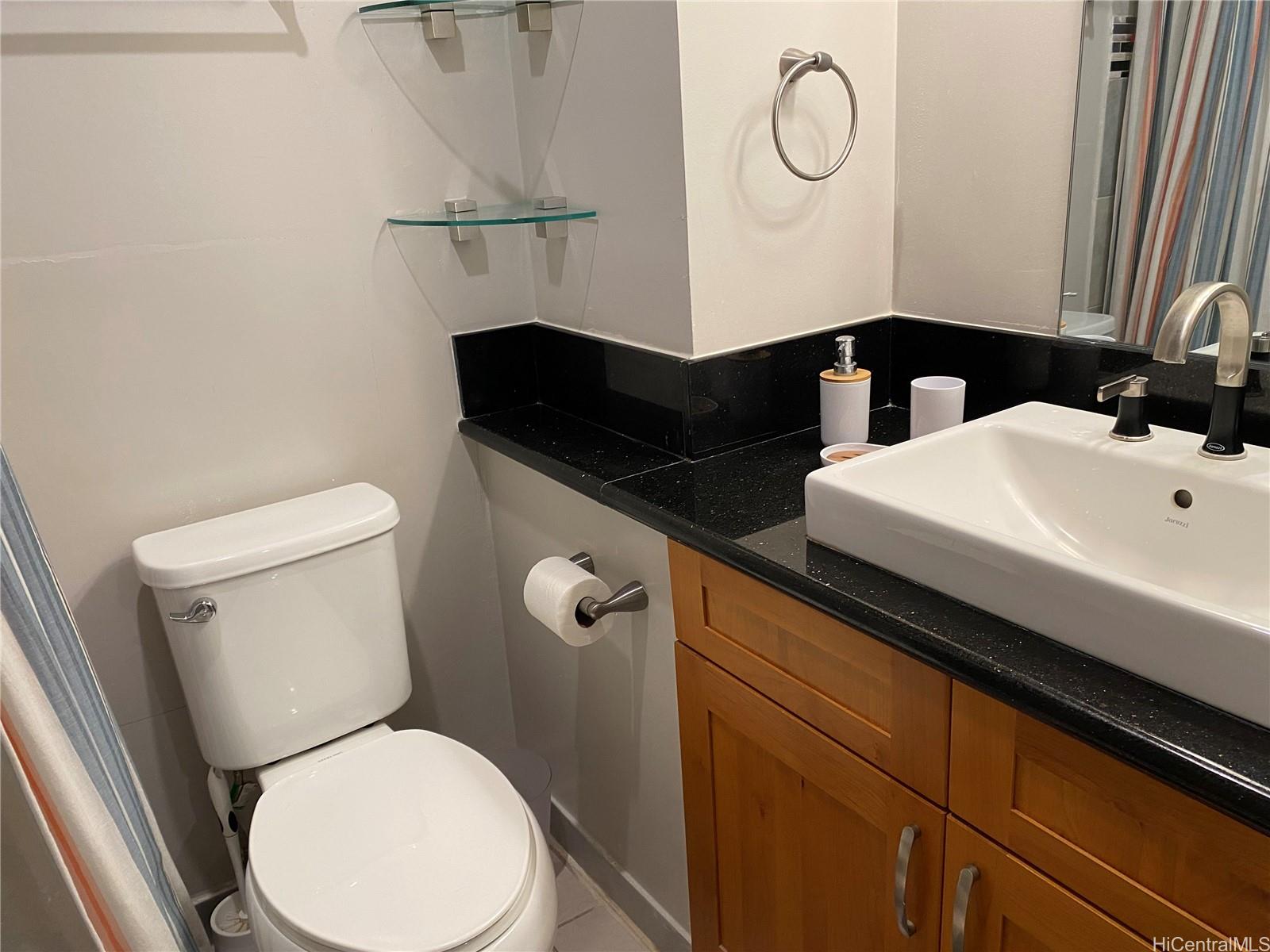 Fairway Villa condo # 709, Honolulu, Hawaii - photo 7 of 9