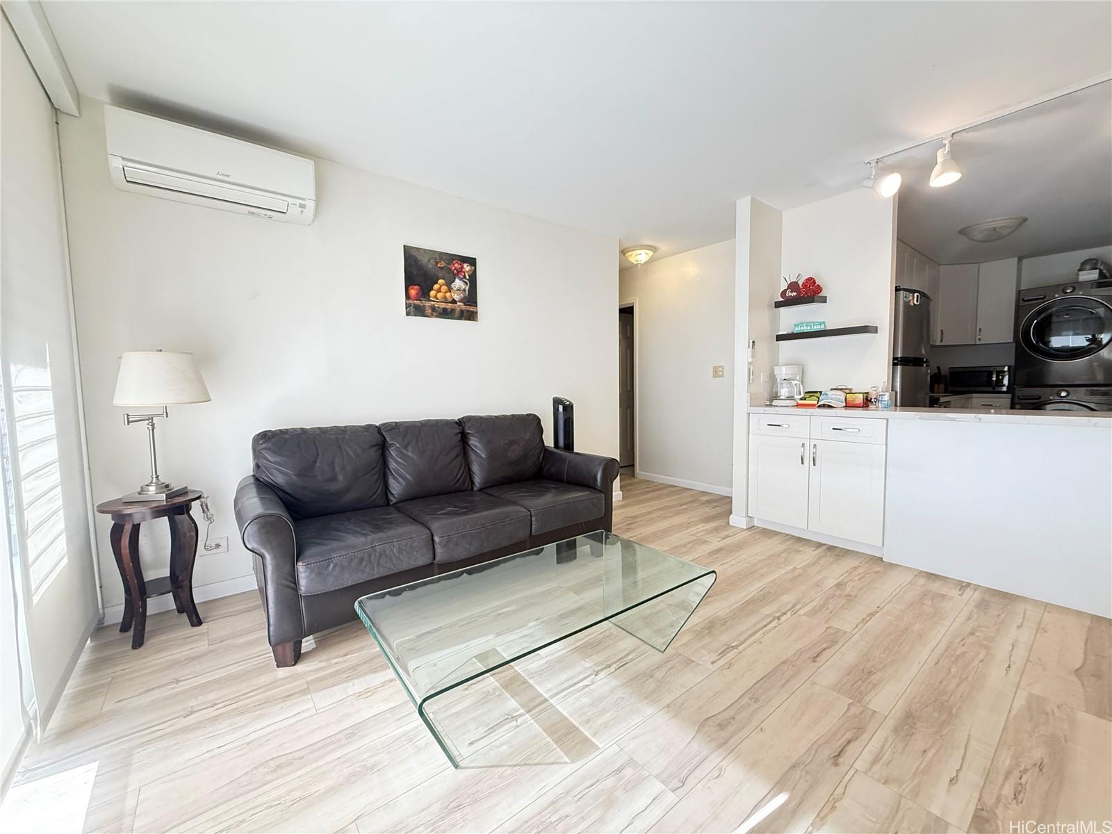 Fairway Villa condo # 801, Honolulu, Hawaii - photo 4 of 12