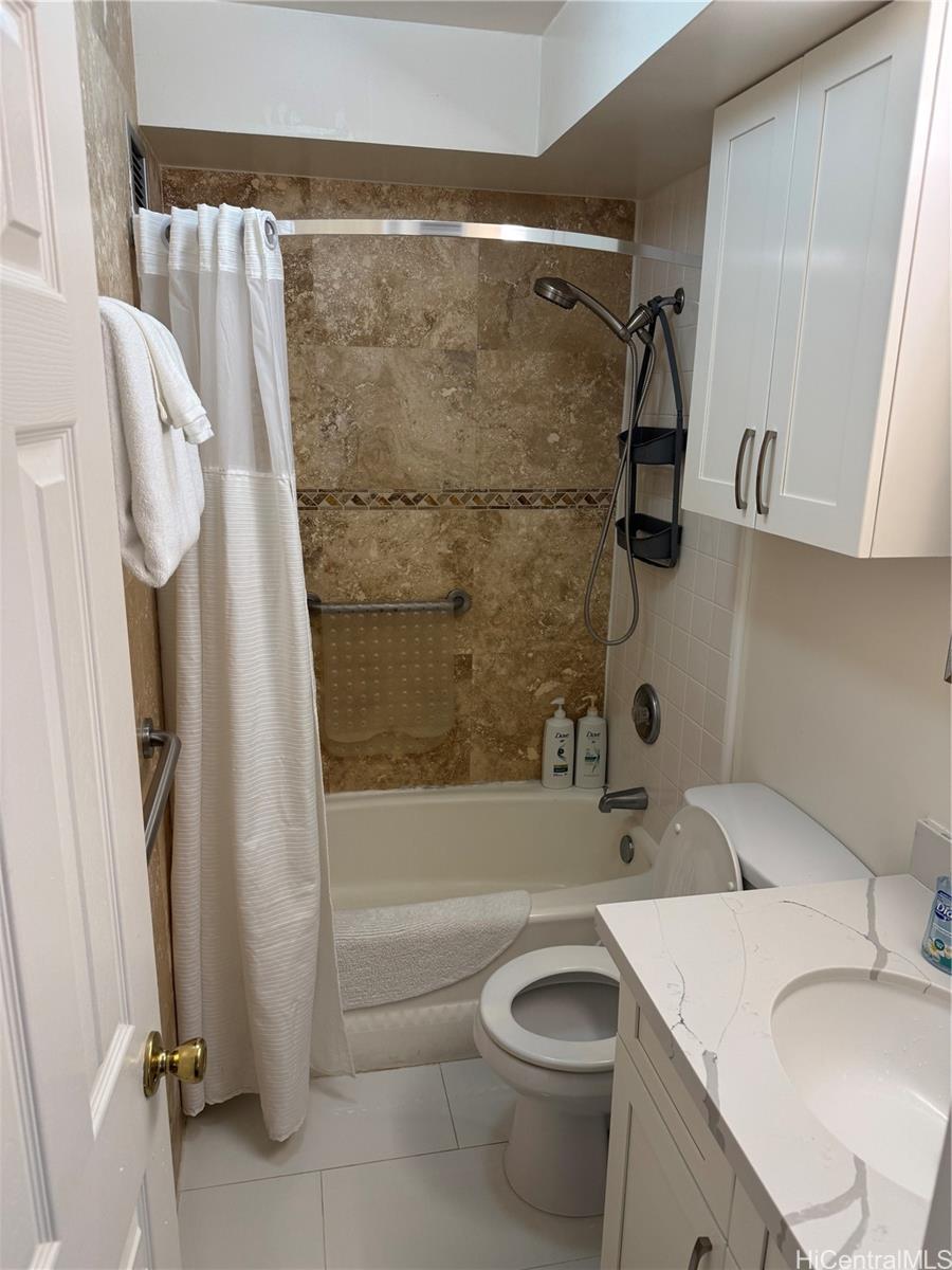 Fairway Villa condo # 801, Honolulu, Hawaii - photo 9 of 12