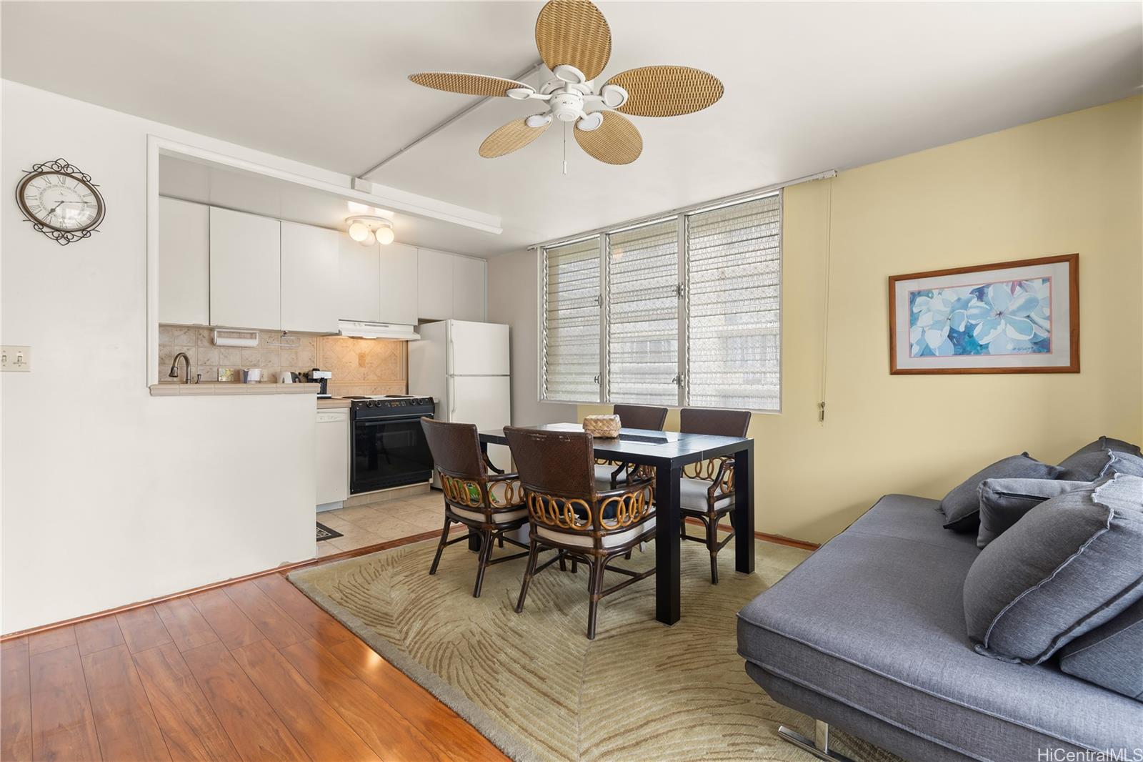 Fairway Villa condo # 802, Honolulu, Hawaii - photo 2 of 23