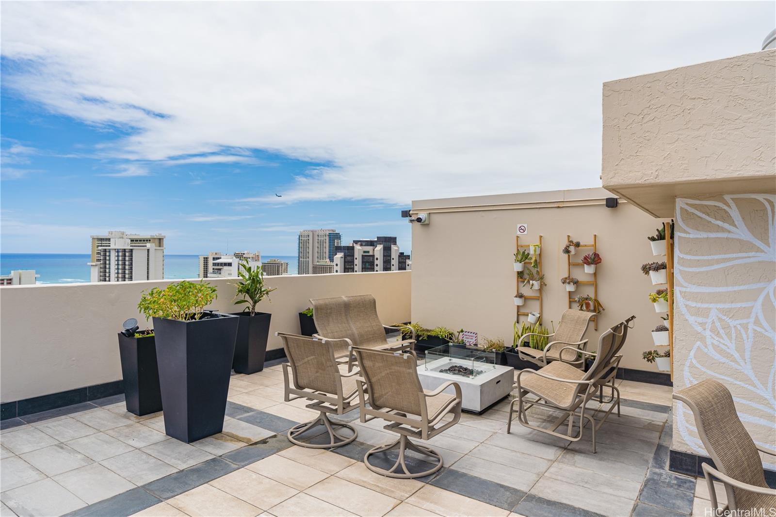 Fairway Villa condo # 802, Honolulu, Hawaii - photo 13 of 23