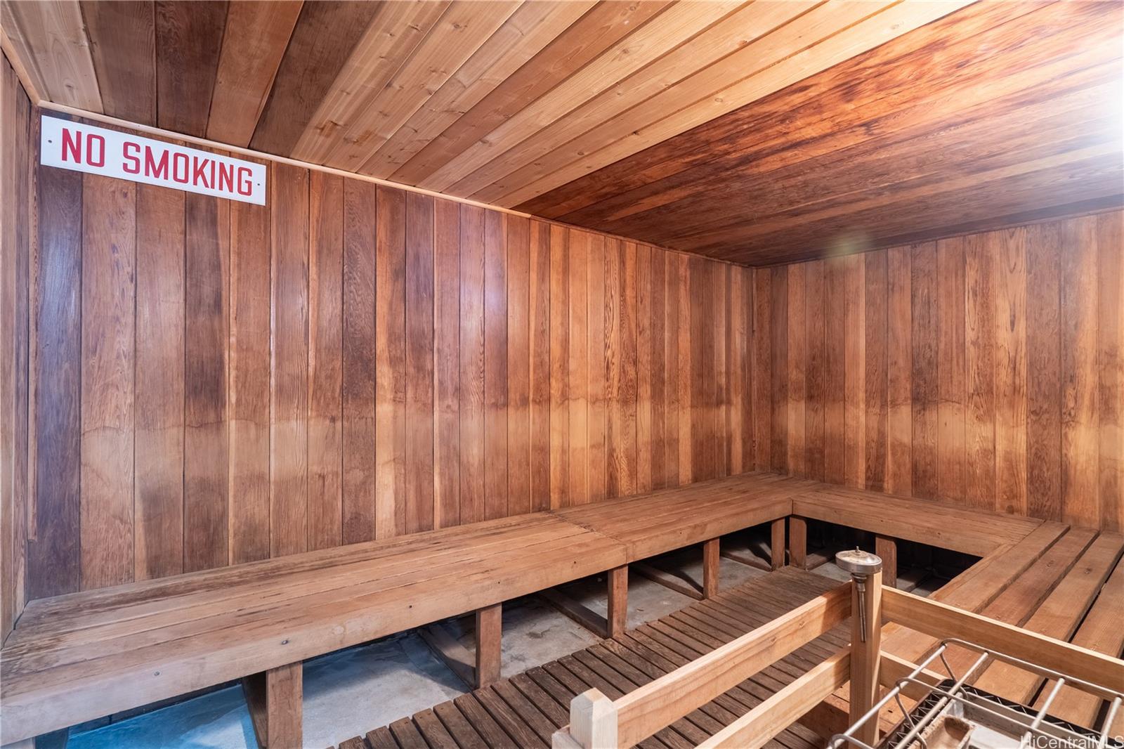 Fairway Villa condo # 802, Honolulu, Hawaii - photo 14 of 23