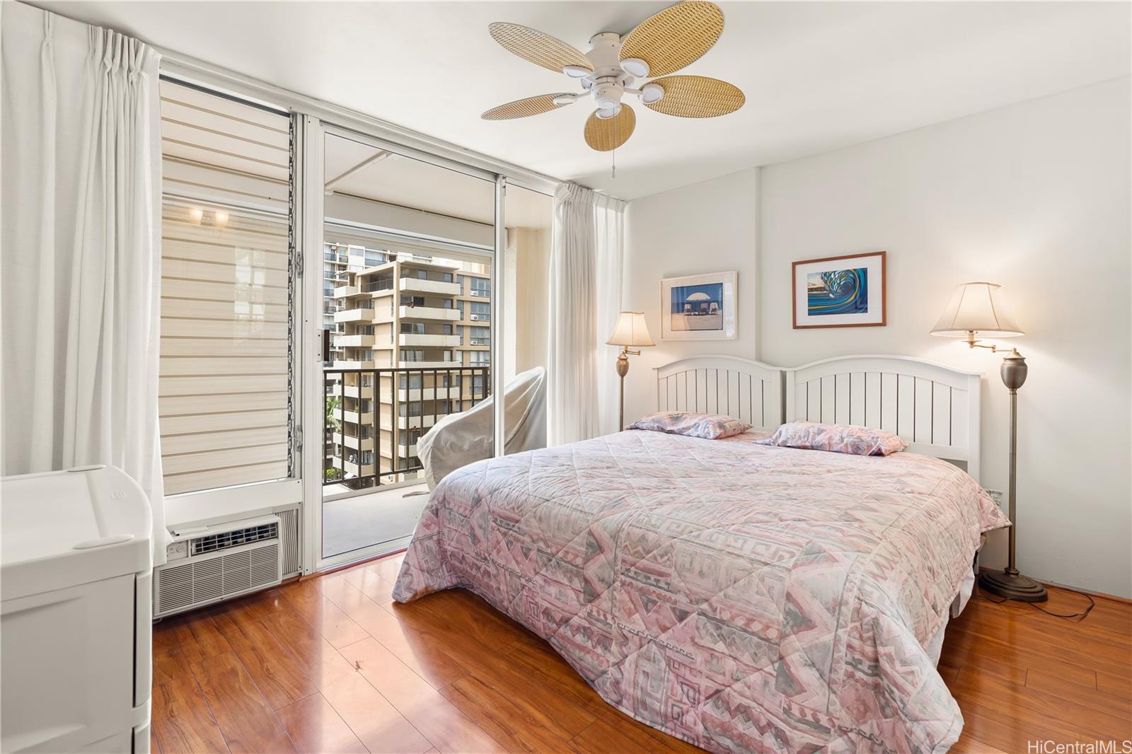 Fairway Villa condo # 802, Honolulu, Hawaii - photo 5 of 23