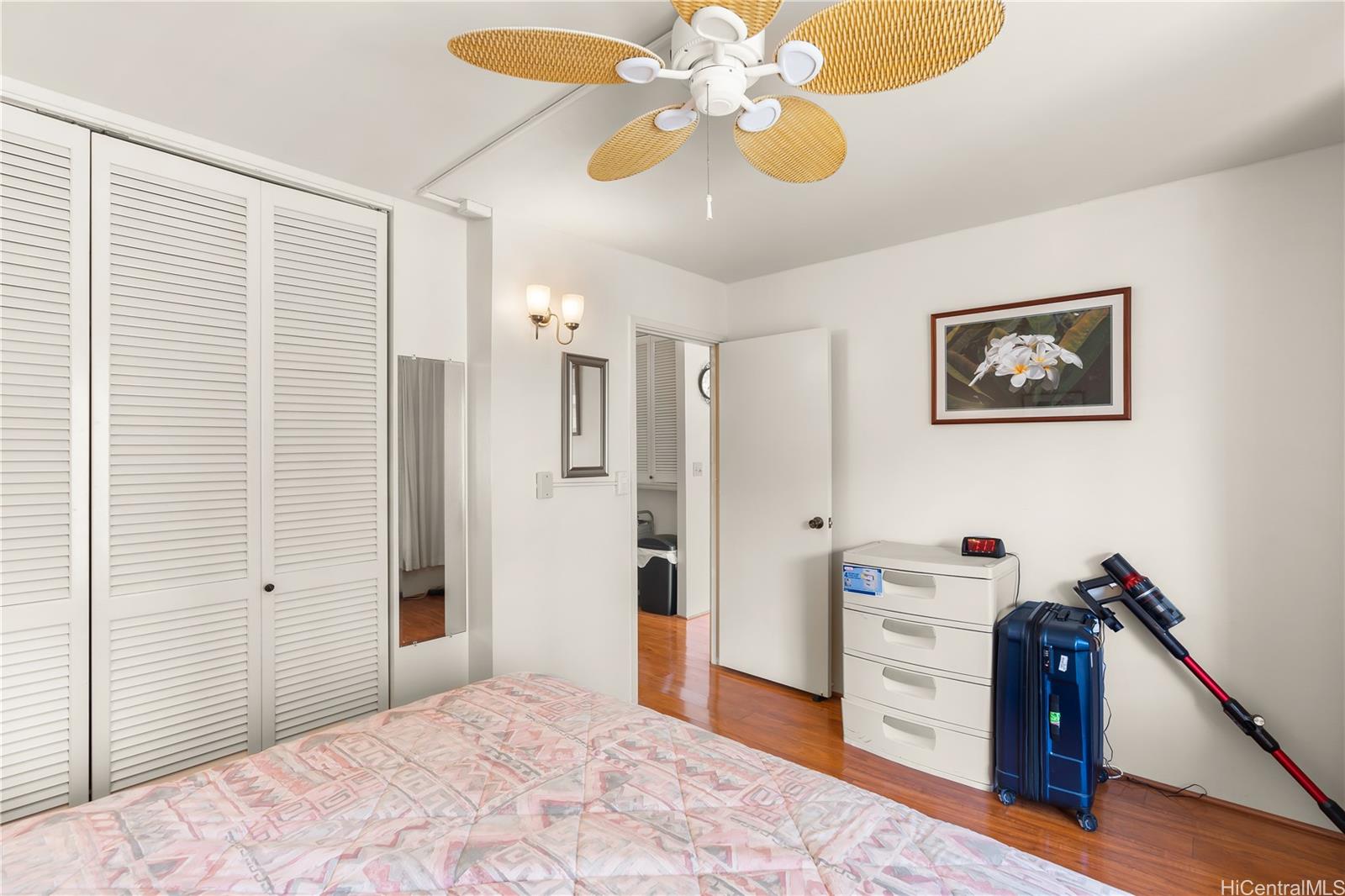 Fairway Villa condo # 802, Honolulu, Hawaii - photo 6 of 23