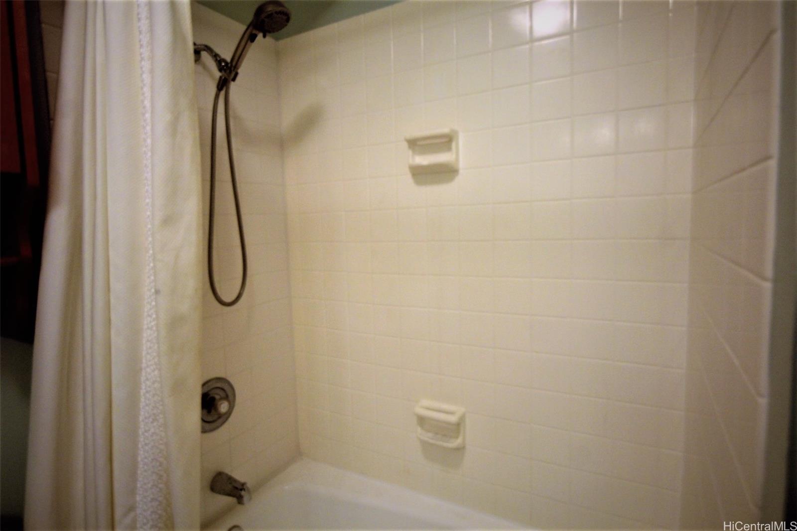 2345 Ala Wai Blvd Honolulu - Rental - photo 4 of 19