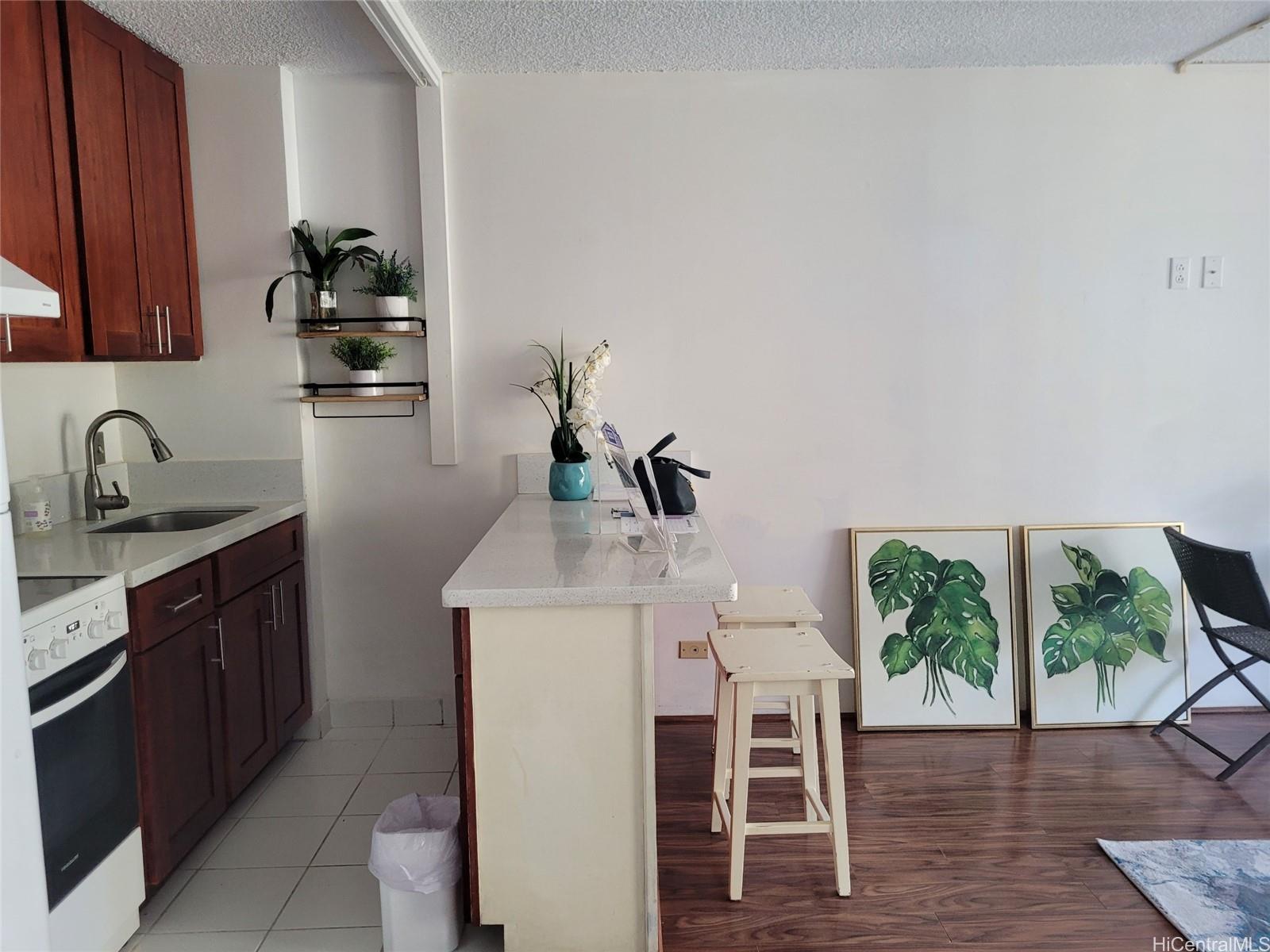 Fairway Villa condo # 915, Honolulu, Hawaii - photo 2 of 21
