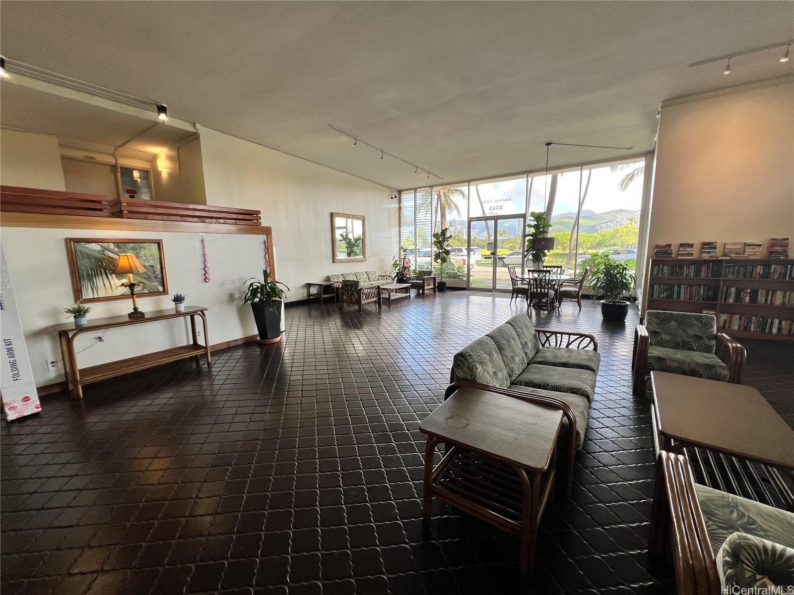 Fairway Villa condo # 915, Honolulu, Hawaii - photo 19 of 21