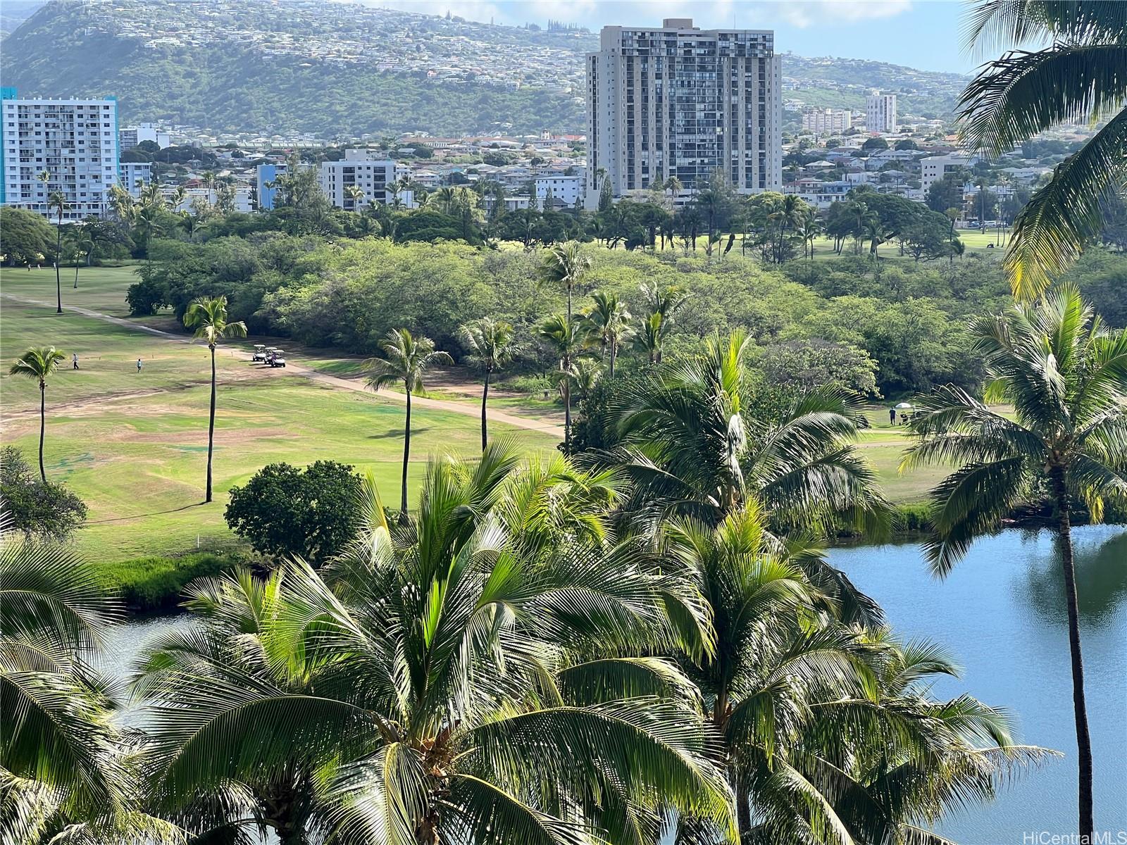Fairway Villa condo # 915, Honolulu, Hawaii - photo 4 of 21