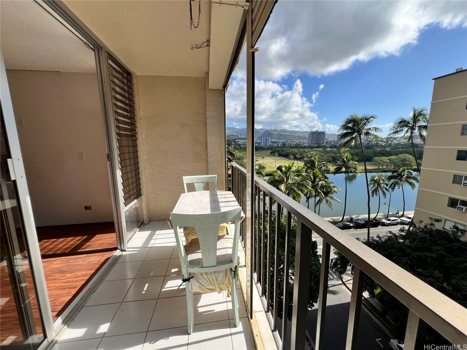 Fairway Villa condo # 915, Honolulu, Hawaii - photo 5 of 21