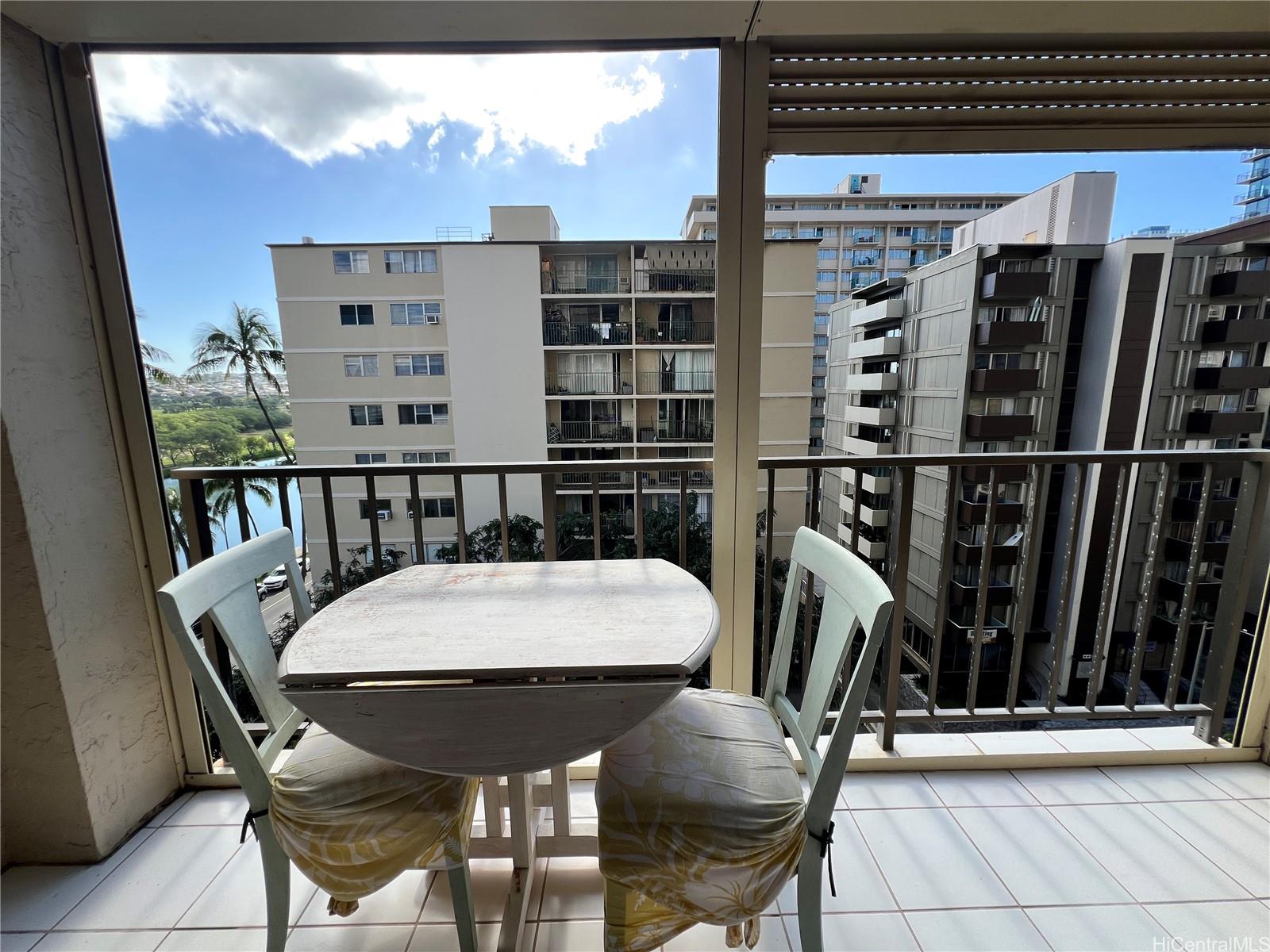 Fairway Villa condo # 915, Honolulu, Hawaii - photo 7 of 21