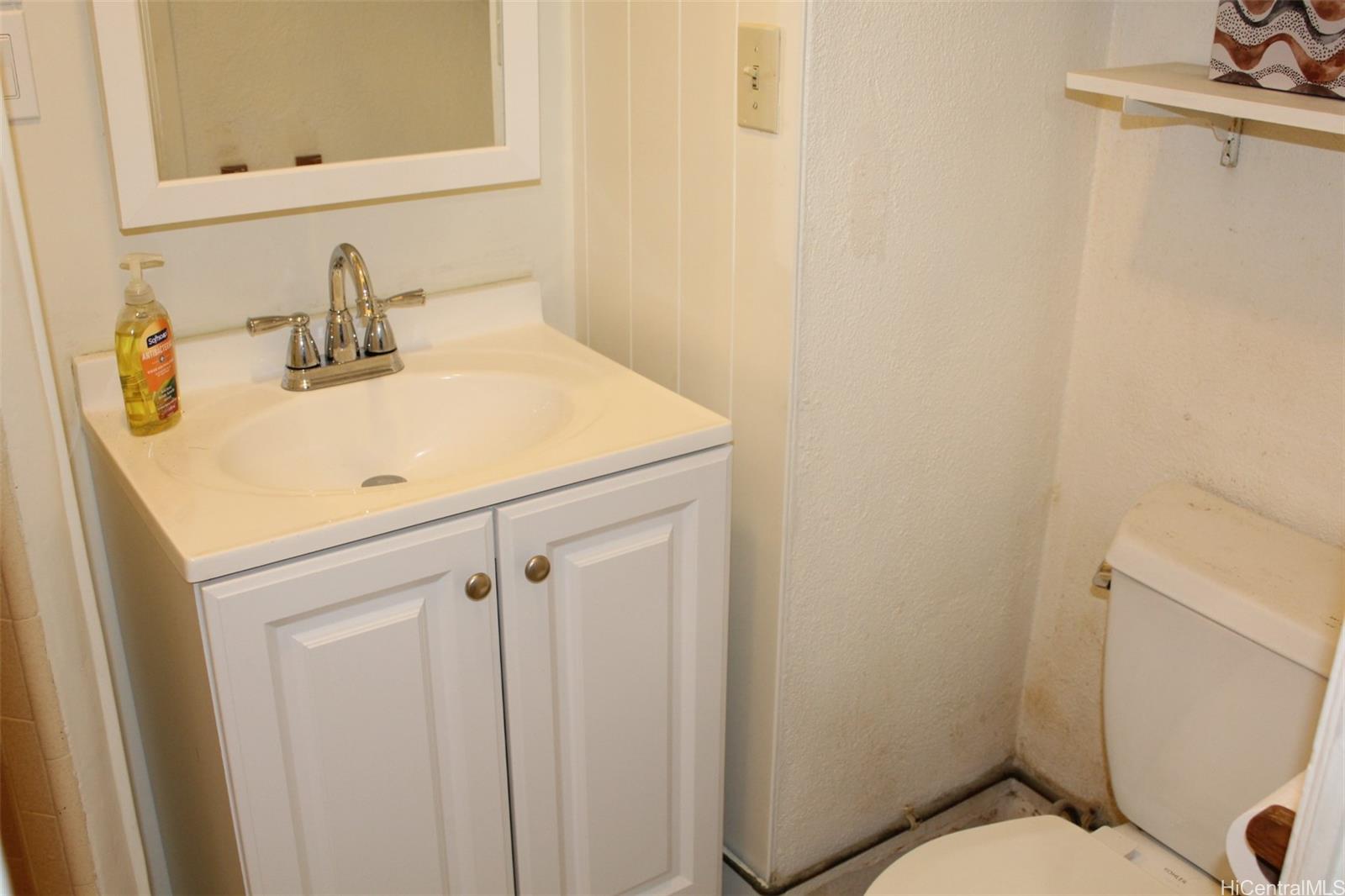 Kon Tiki Hotel Annex condo # 235, Honolulu, Hawaii - photo 4 of 13