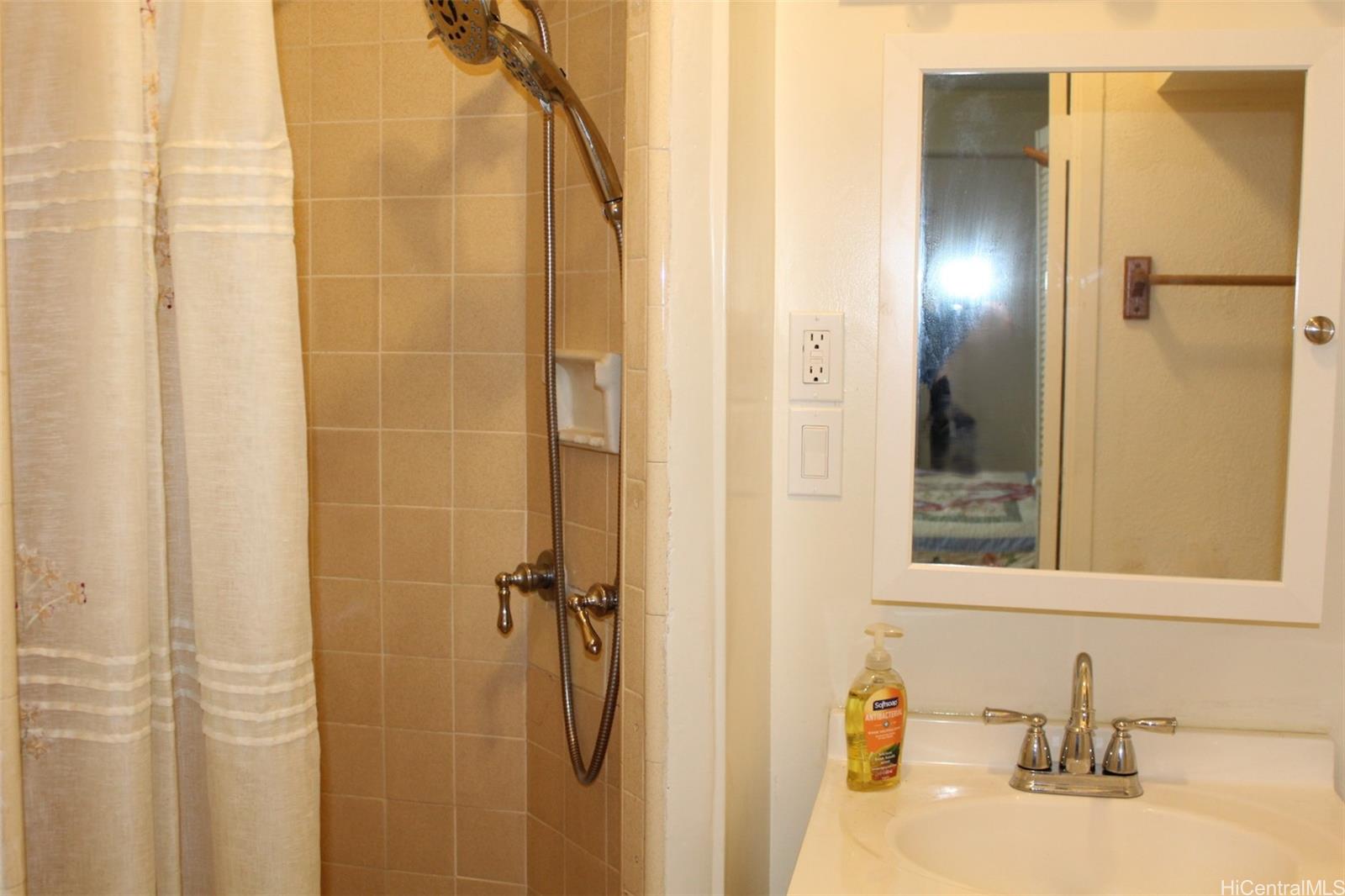 Kon Tiki Hotel Annex condo # 235, Honolulu, Hawaii - photo 6 of 13