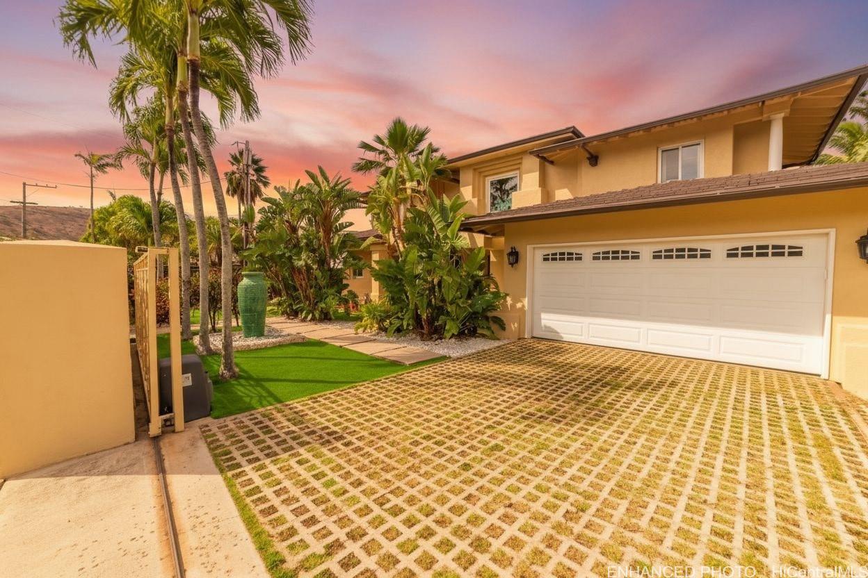 235  Portlock Road Portlock, Hawaii Kai home - photo 2 of 21