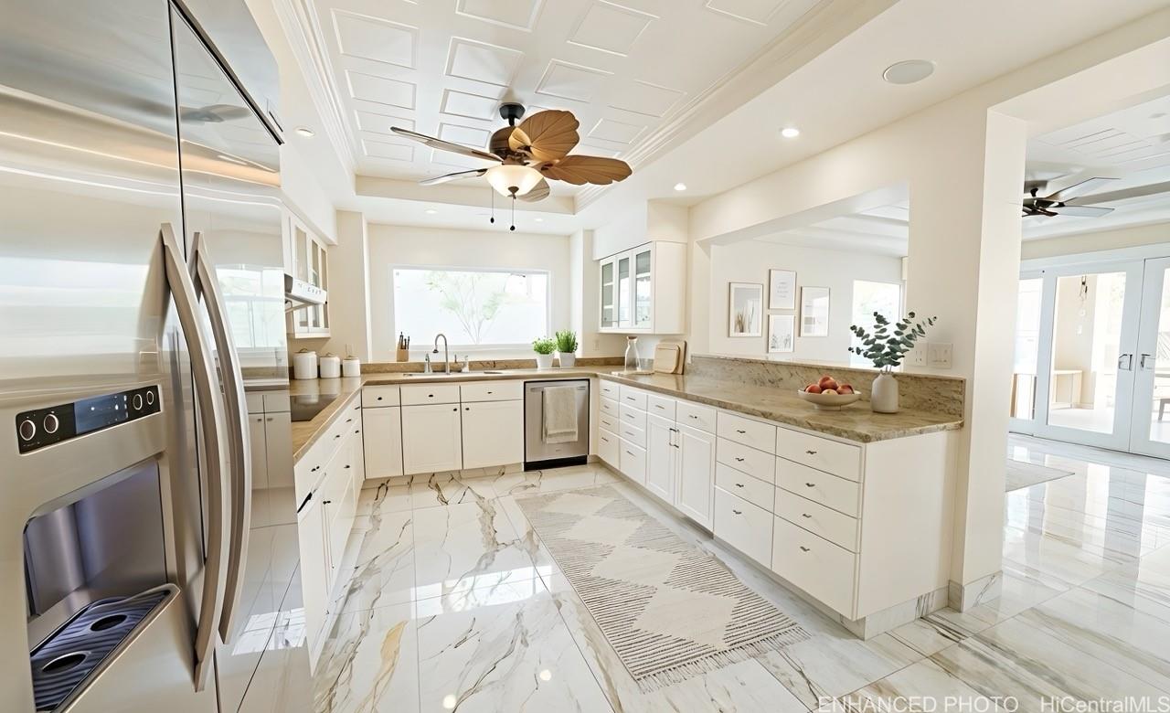 235  Portlock Road Portlock, Hawaii Kai home - photo 8 of 21