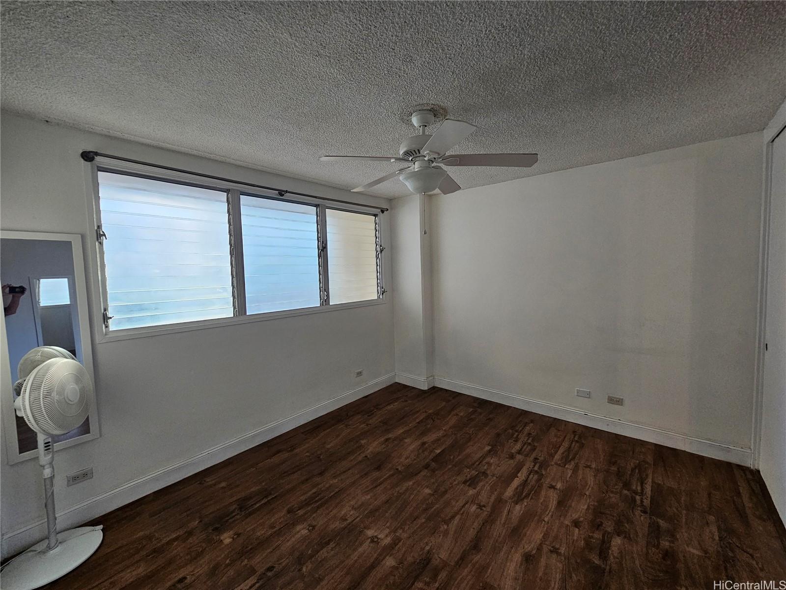 2355 Ala Wai Blvd Honolulu - Rental - photo 11 of 21