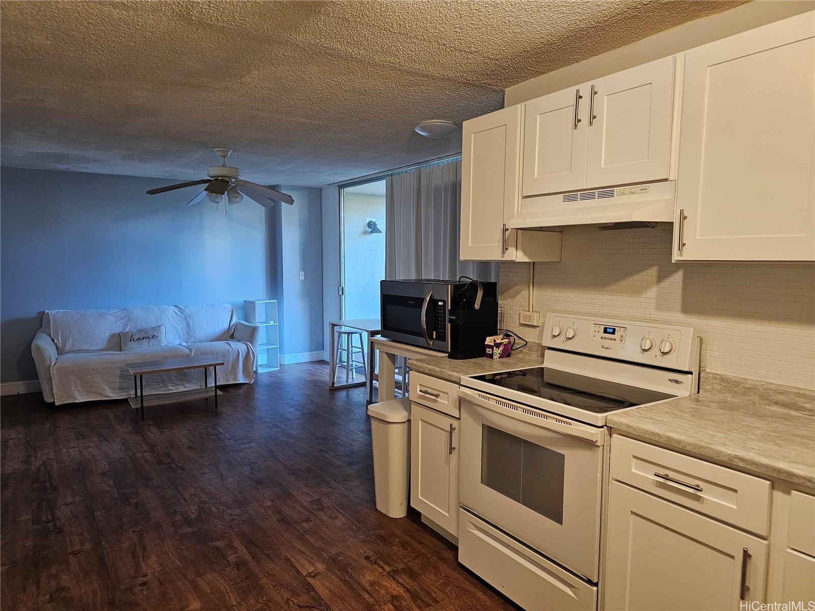 2355 Ala Wai Blvd Honolulu - Rental - photo 5 of 21