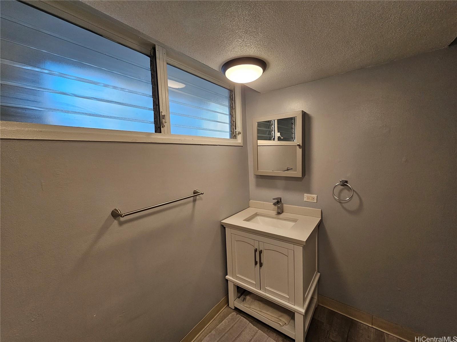 2355 Ala Wai Blvd Honolulu - Rental - photo 8 of 21