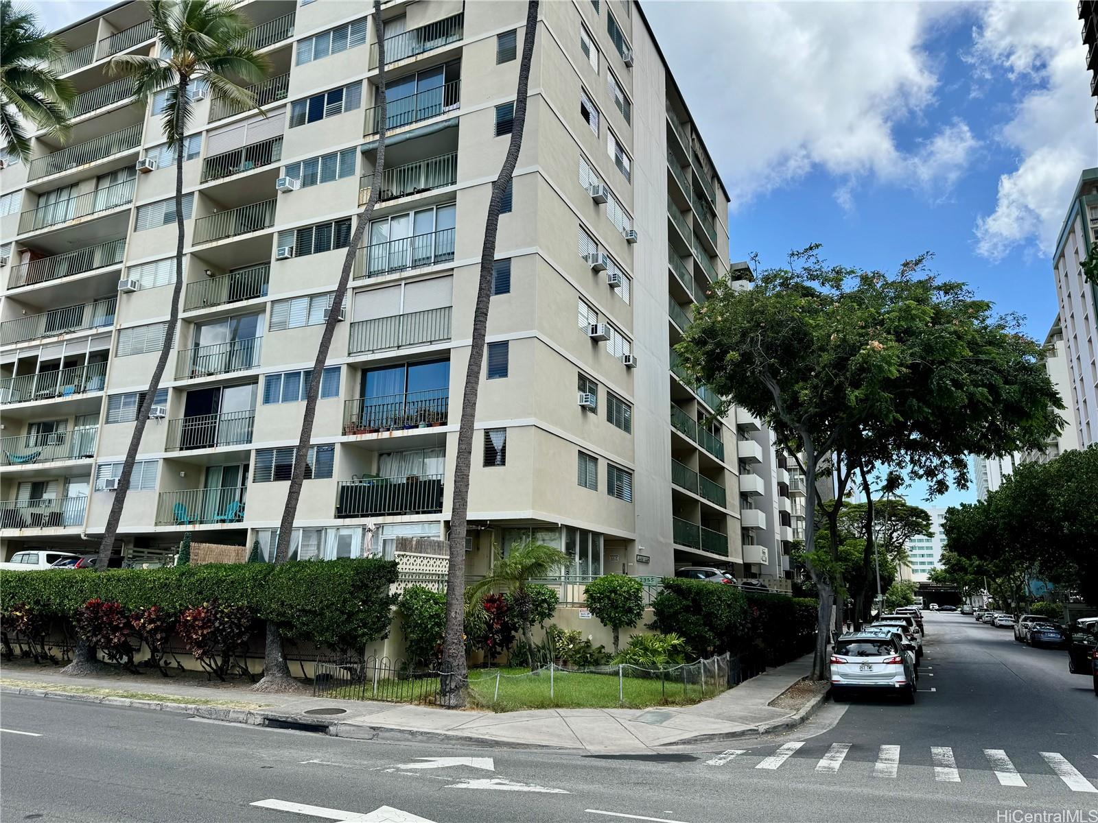 Ala Wai Palms condo # 602, Honolulu, Hawaii - photo 4 of 21