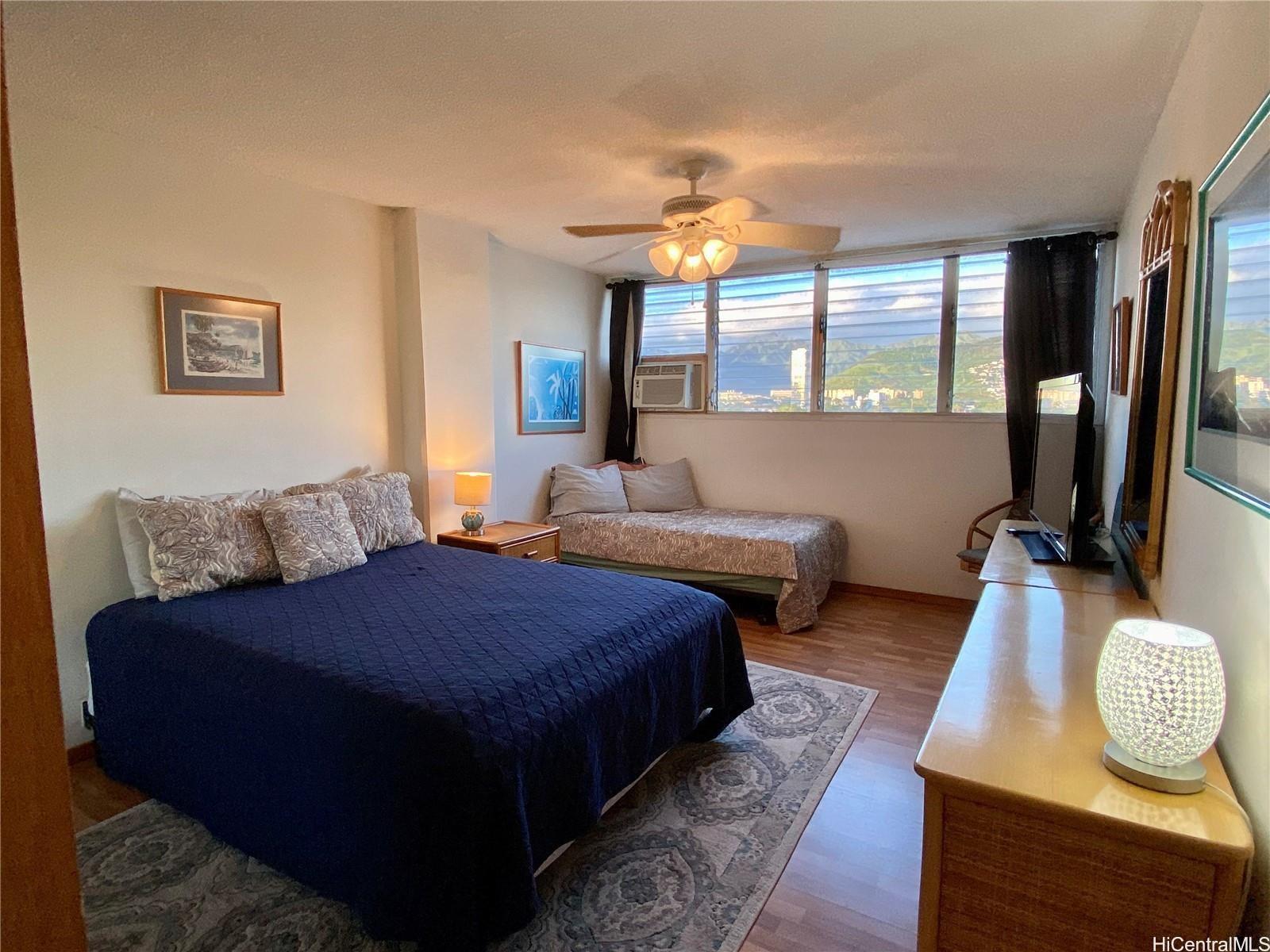 2355 Ala Wai Blvd Honolulu - Rental - photo 7 of 18