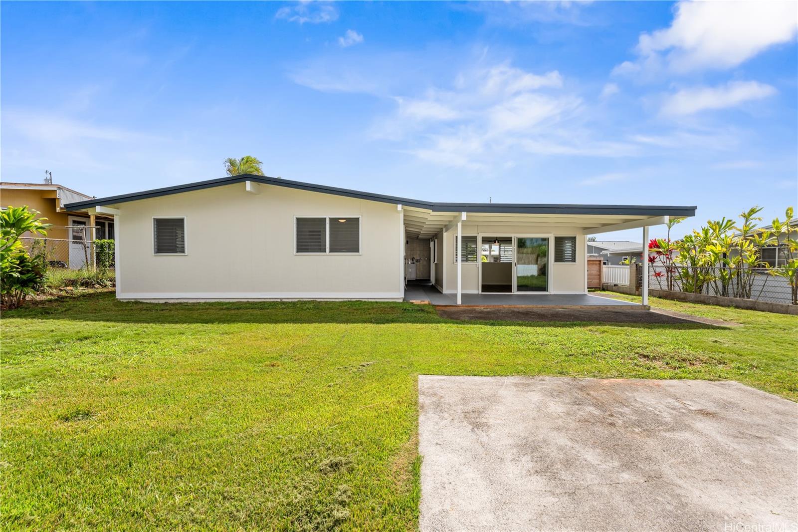 2356  Komo Mai Dr Pacific Palisades, PearlCity home - photo 15 of 19