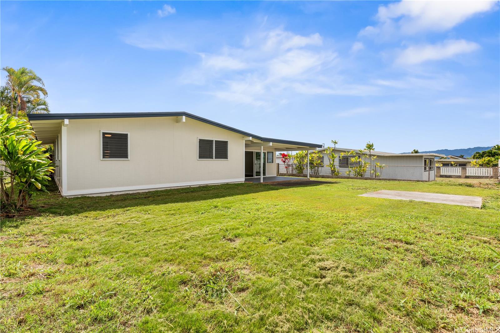 2356  Komo Mai Dr Pacific Palisades, PearlCity home - photo 16 of 19