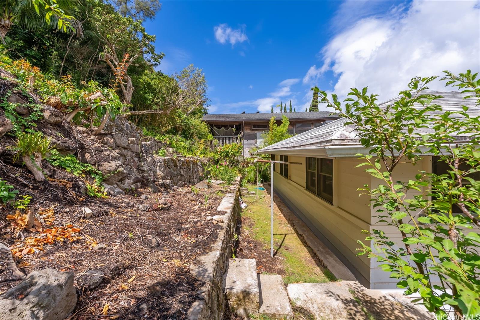 2359  Kuahea Street Palolo, Diamond Head home - photo 15 of 23