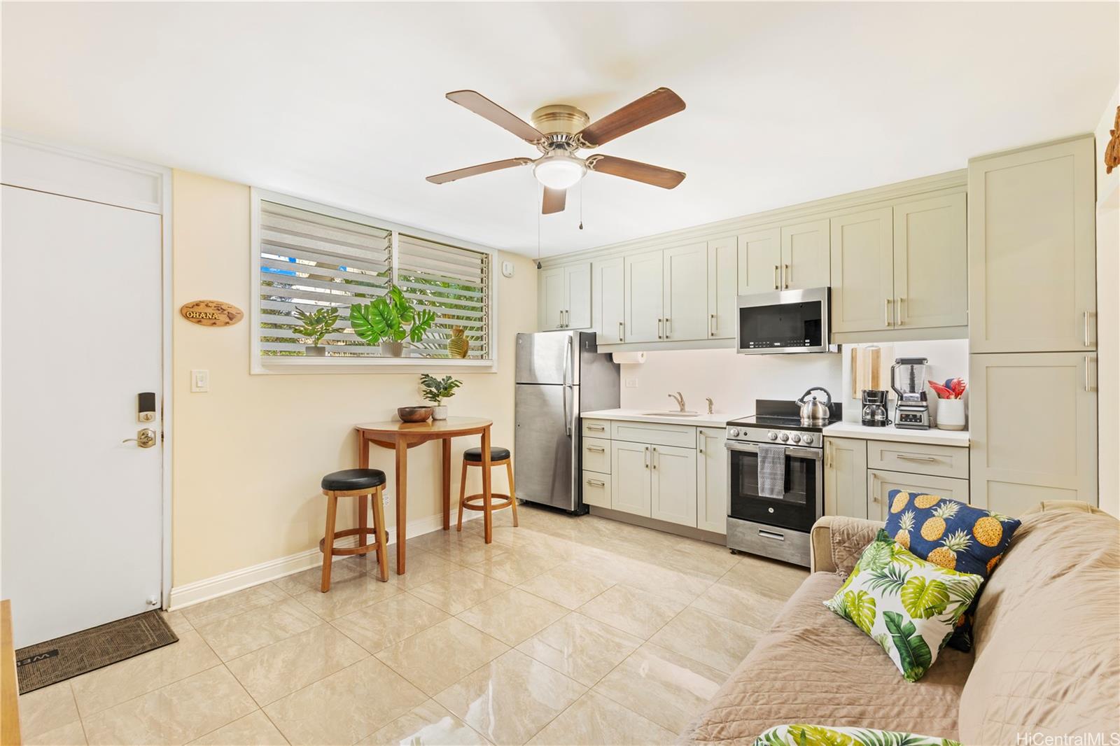 Hawaiian Crown condo # 201, Honolulu, Hawaii - photo 2 of 19