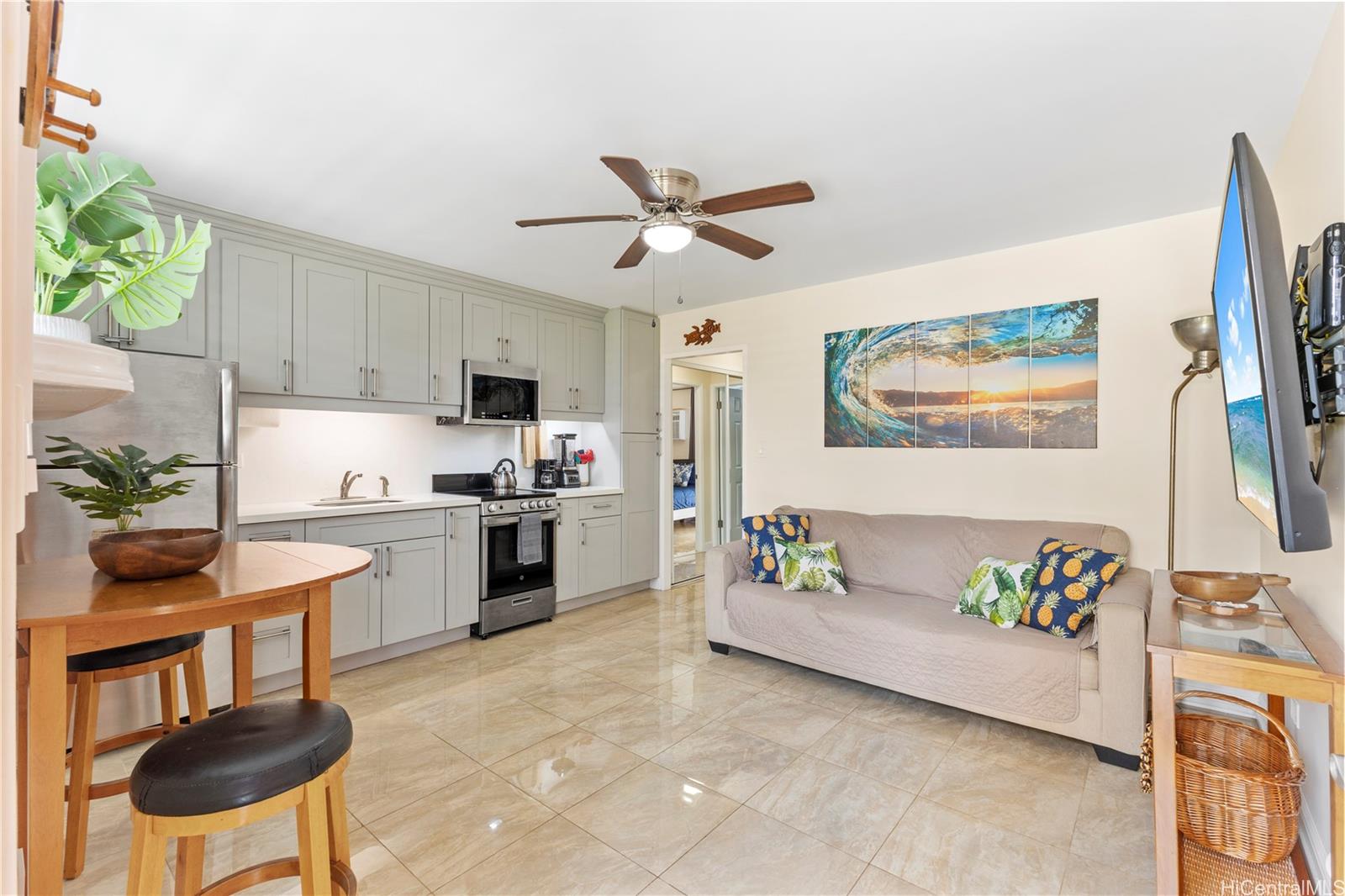 Hawaiian Crown condo # 201, Honolulu, Hawaii - photo 13 of 15
