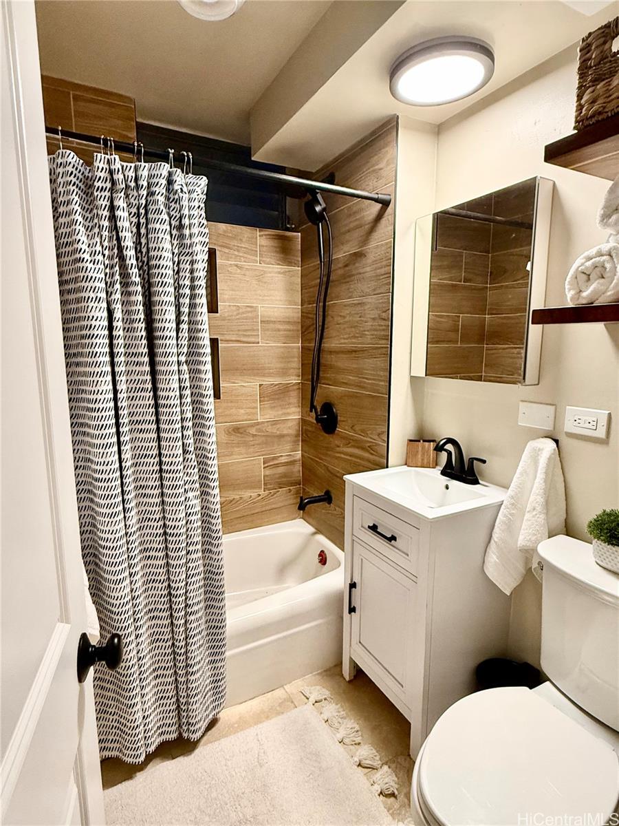 Hawaiian Crown condo # 204, Honolulu, Hawaii - photo 10 of 22