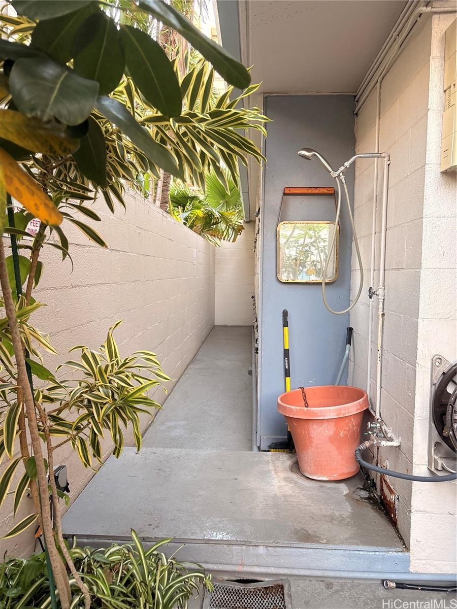 Hawaiian Crown condo # 304, Honolulu, Hawaii - photo 12 of 18