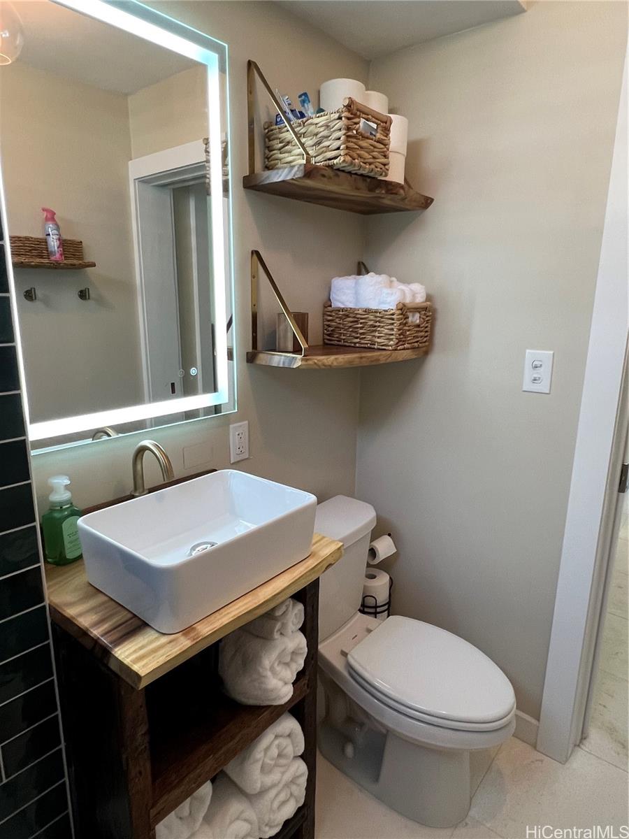 Hawaiian Crown condo # 304, Honolulu, Hawaii - photo 5 of 18