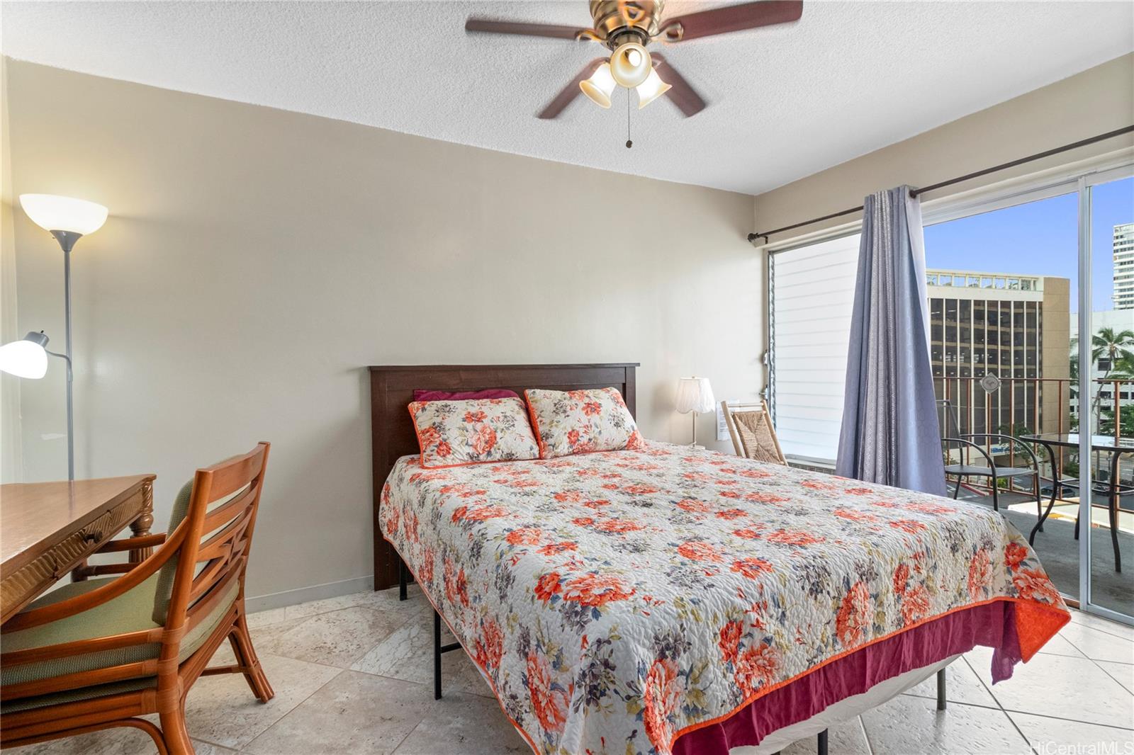 Hawaiian Crown condo # 702, Honolulu, Hawaii - photo 4 of 11