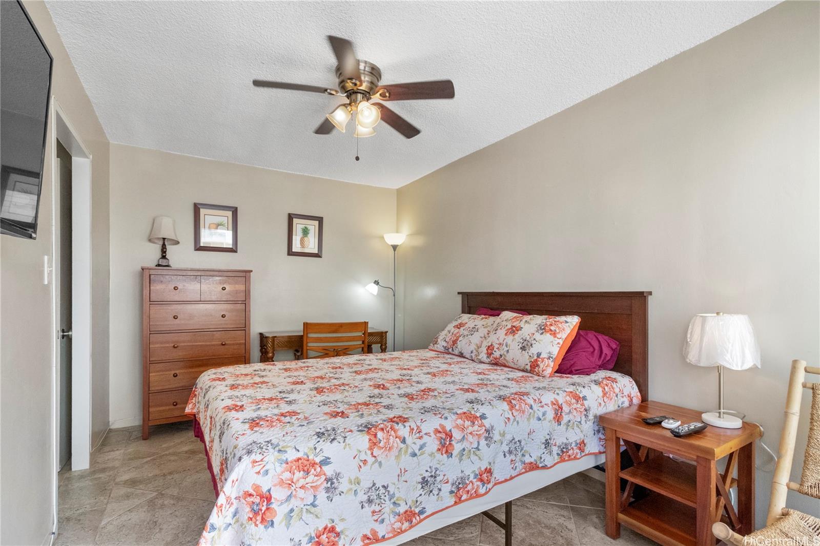 Hawaiian Crown condo # 702, Honolulu, Hawaii - photo 5 of 11