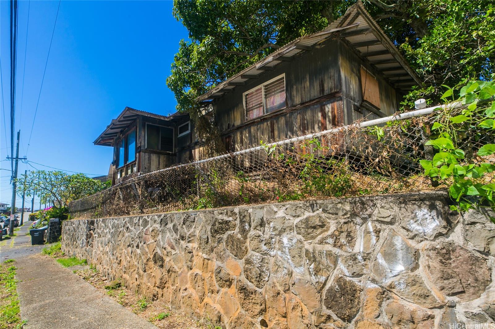 2360  Wilson St Kalihi-upper, Honolulu home - photo 11 of 11