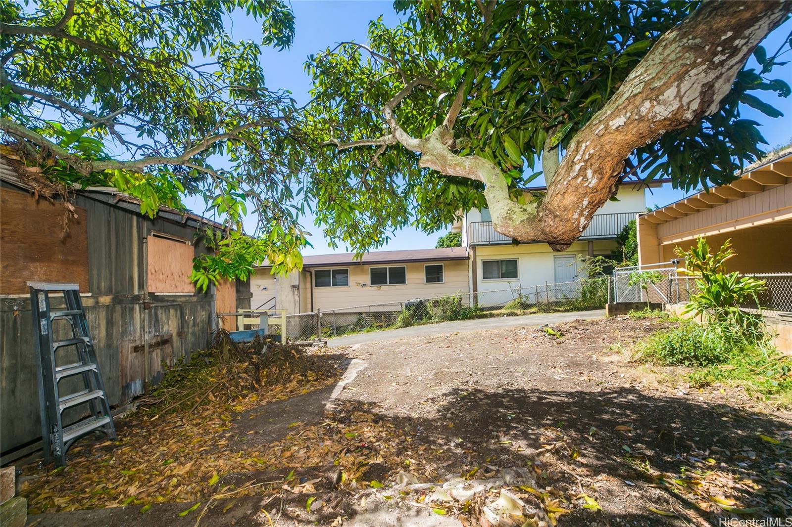 2360  Wilson St Kalihi-upper, Honolulu home - photo 5 of 11