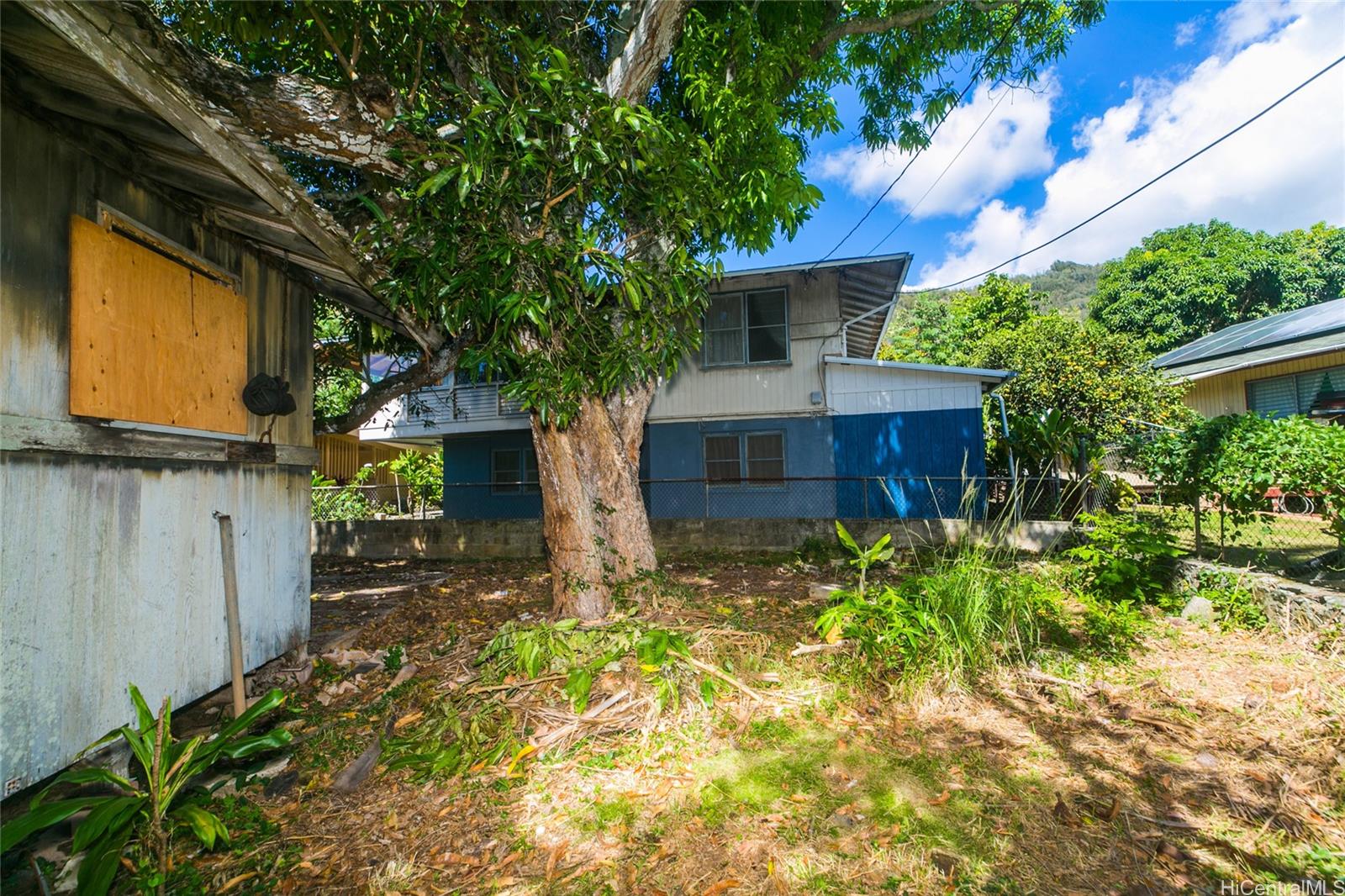 2360  Wilson St Kalihi-upper, Honolulu home - photo 8 of 11