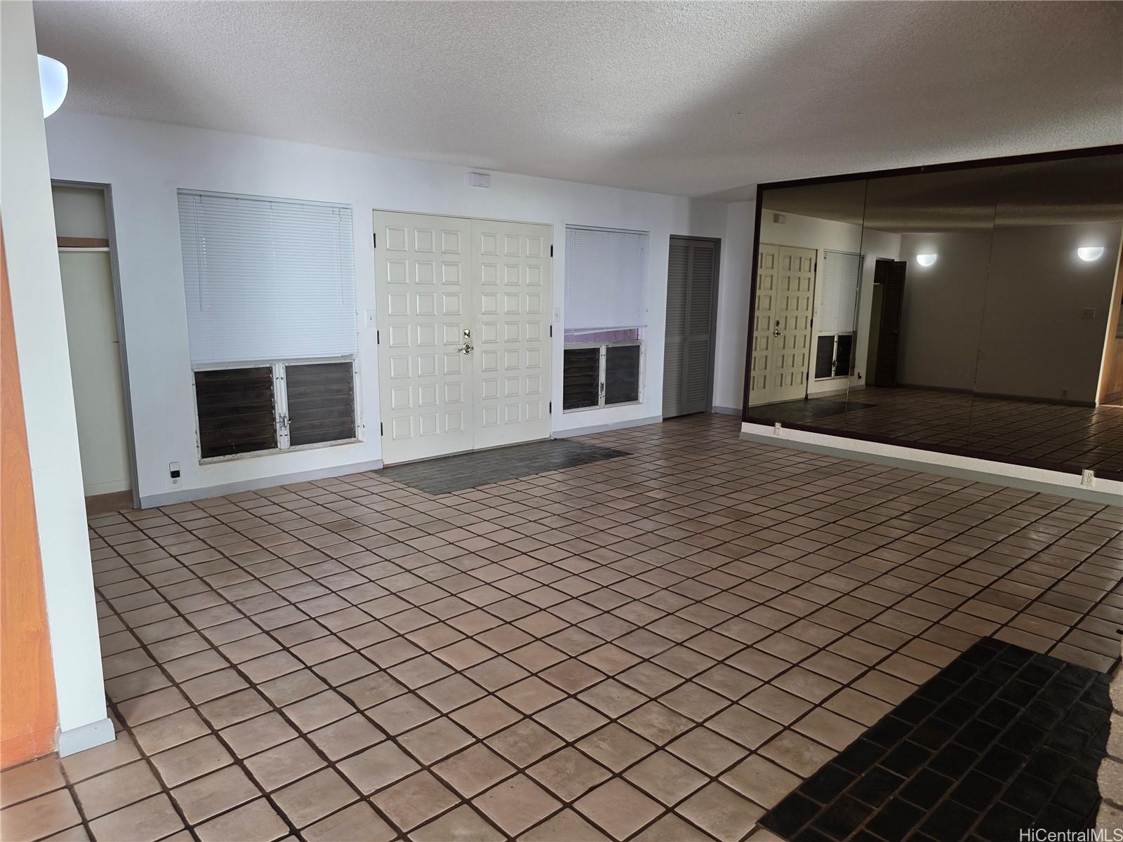 2380 Halekoa Dr Honolulu - Rental - photo 4 of 19